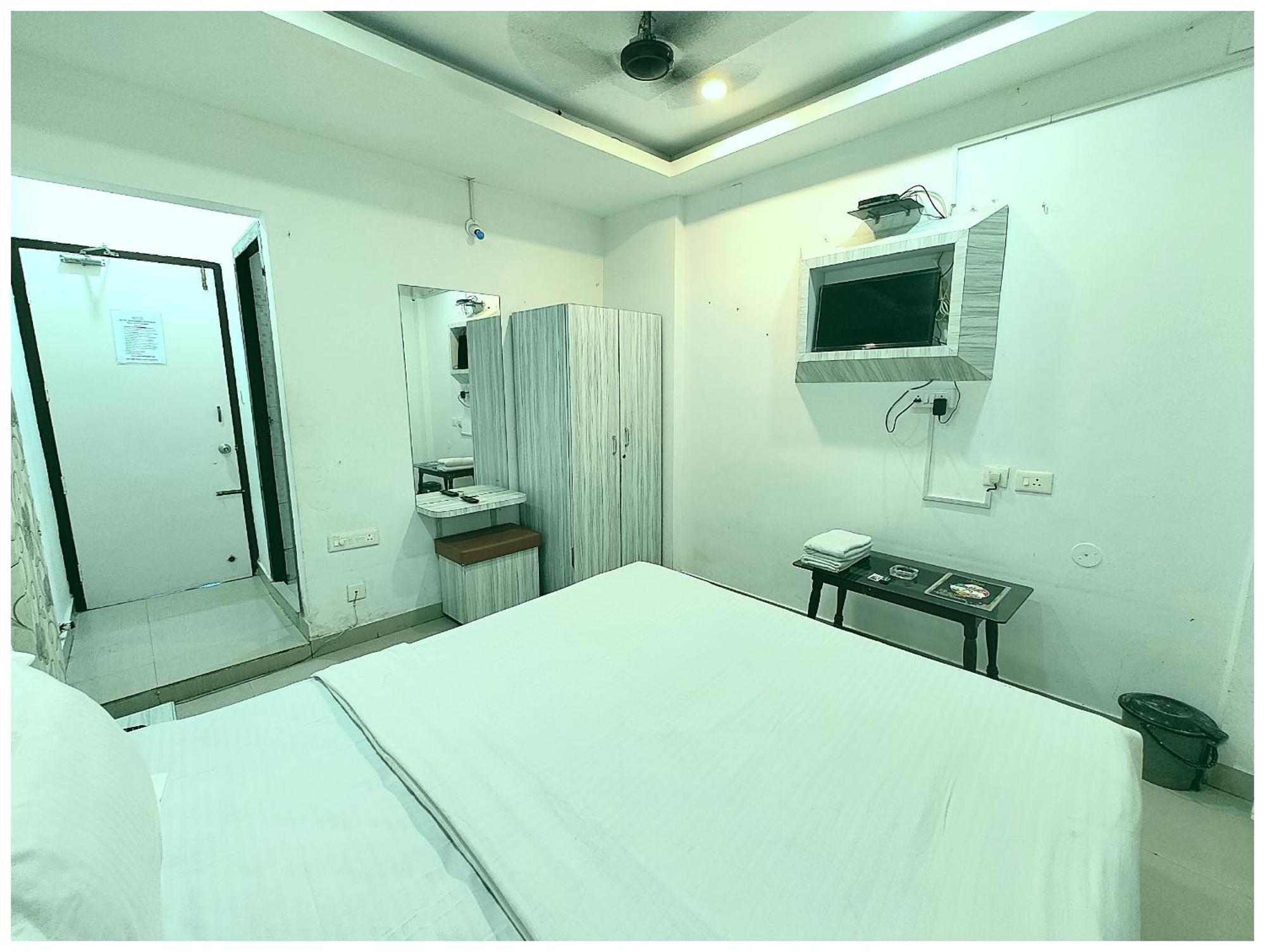 Luxuary Hotel Stay H-Stay Near Mall Road-Family Hotel- Free Wifi- Restaurant And Parking Facilities - A Top Rated Hotel Hotel
