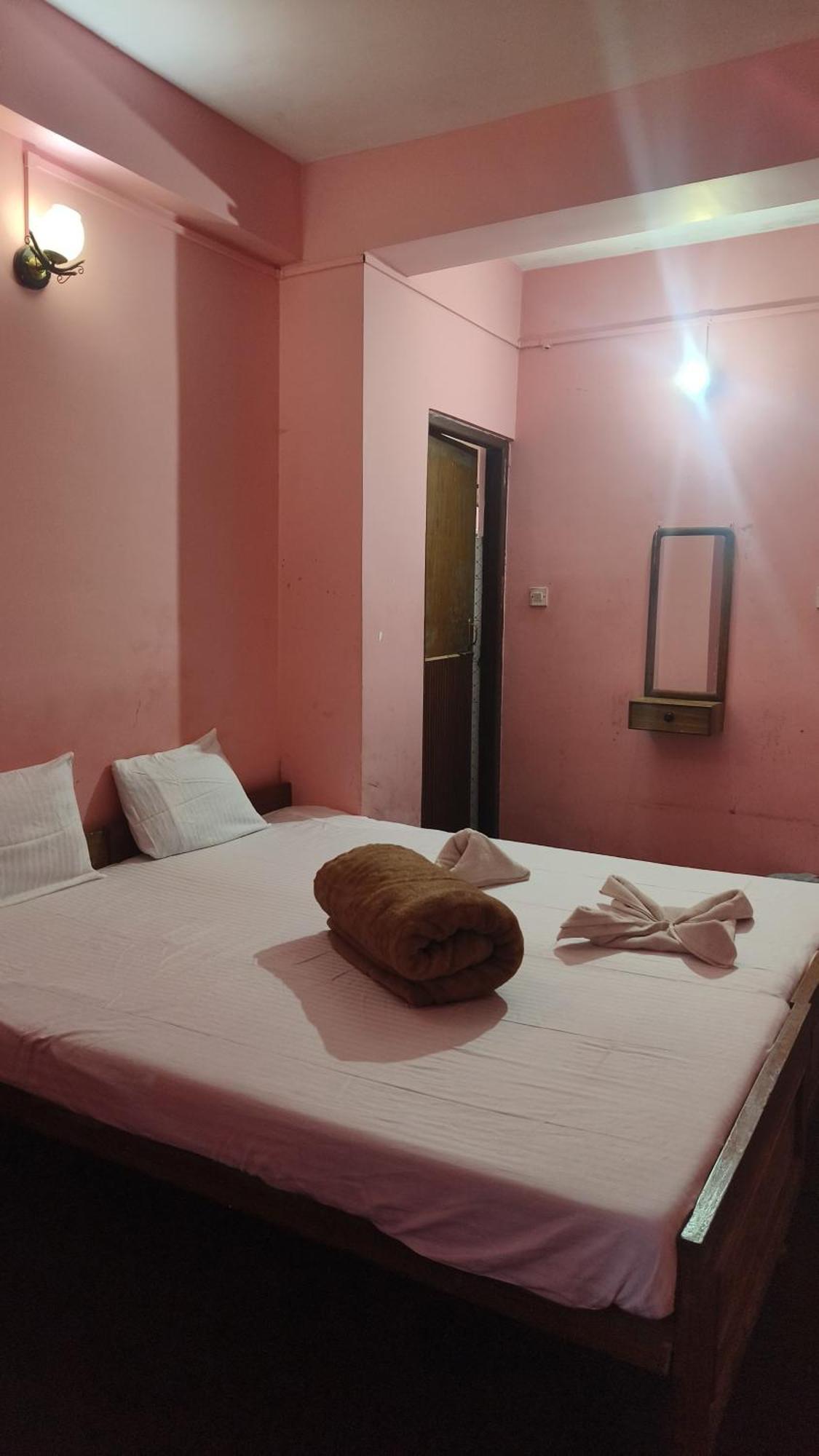 Shree Ram Palace Hotel *