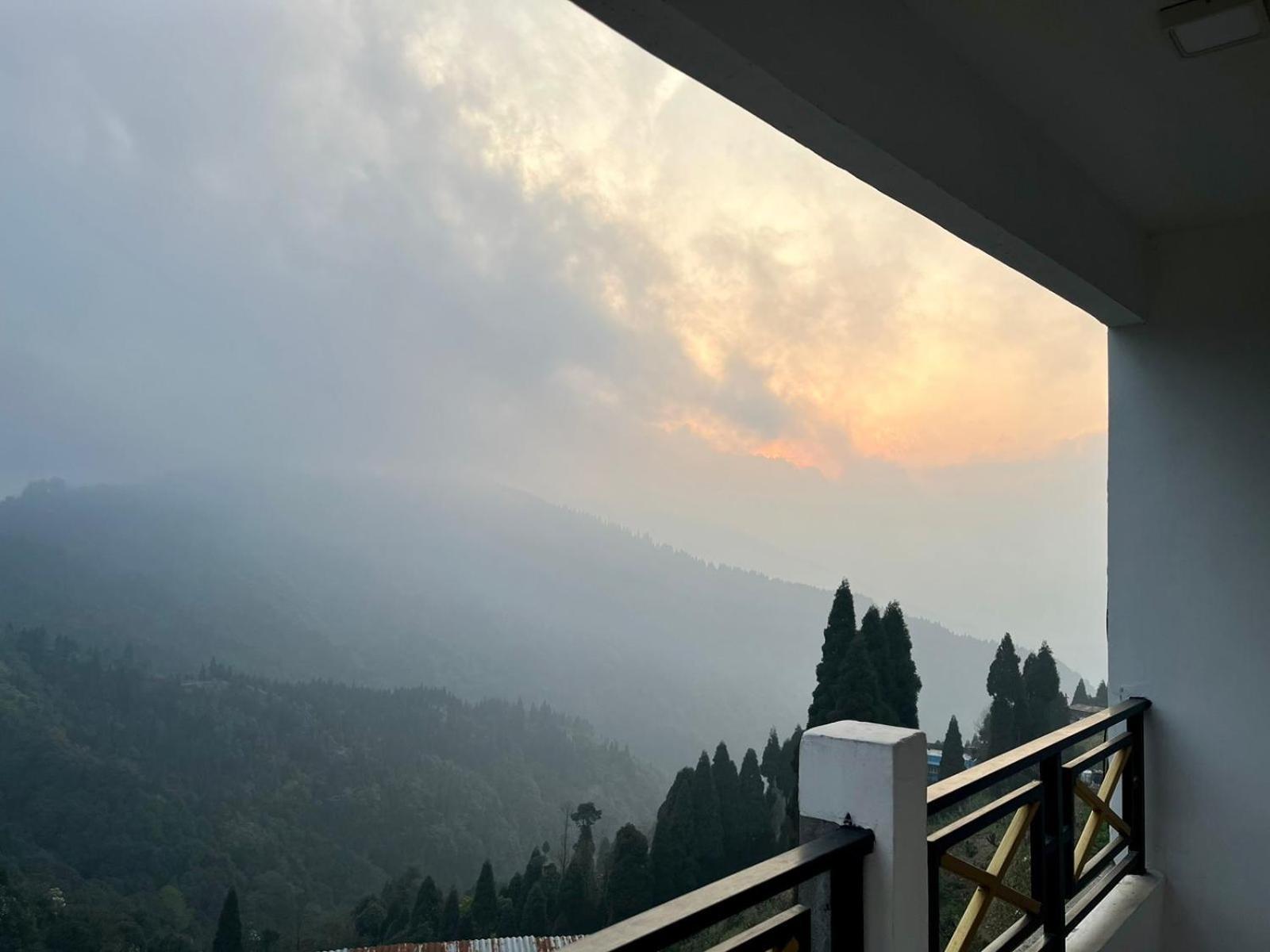 The Breeze 2 Bhk *