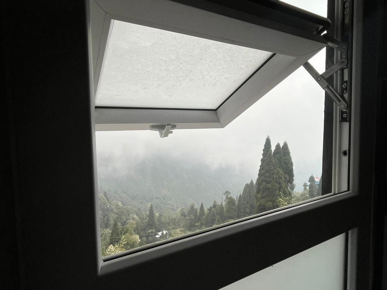 The Breeze 2 Bhk
