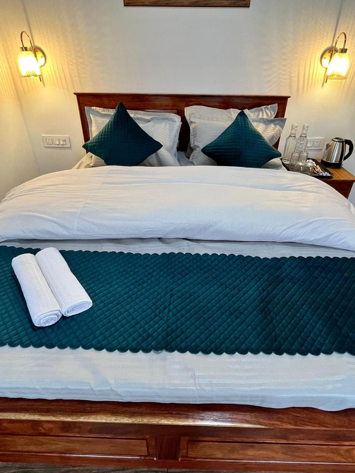 The Breeze 2 Bhk *