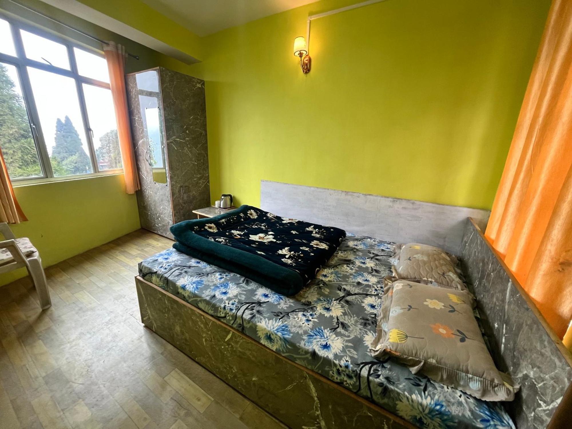 Homestay Graham Hill *