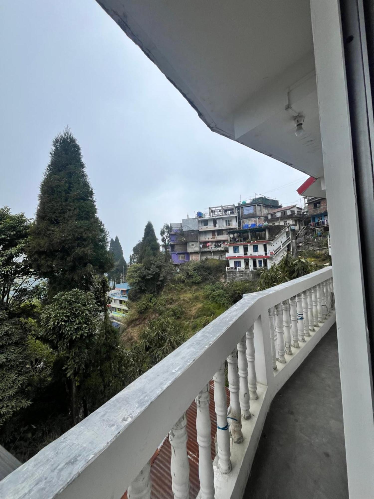 Homestay Graham Hill *