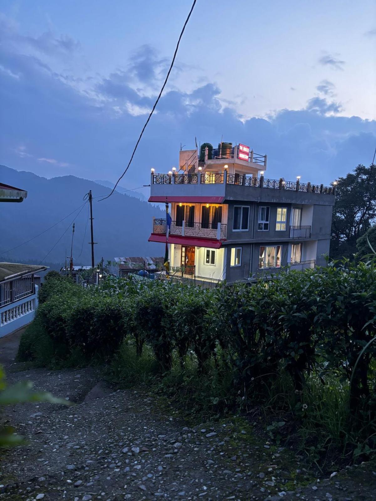 The Breeze 2 Bhk * Darjeeling (West Bengal)