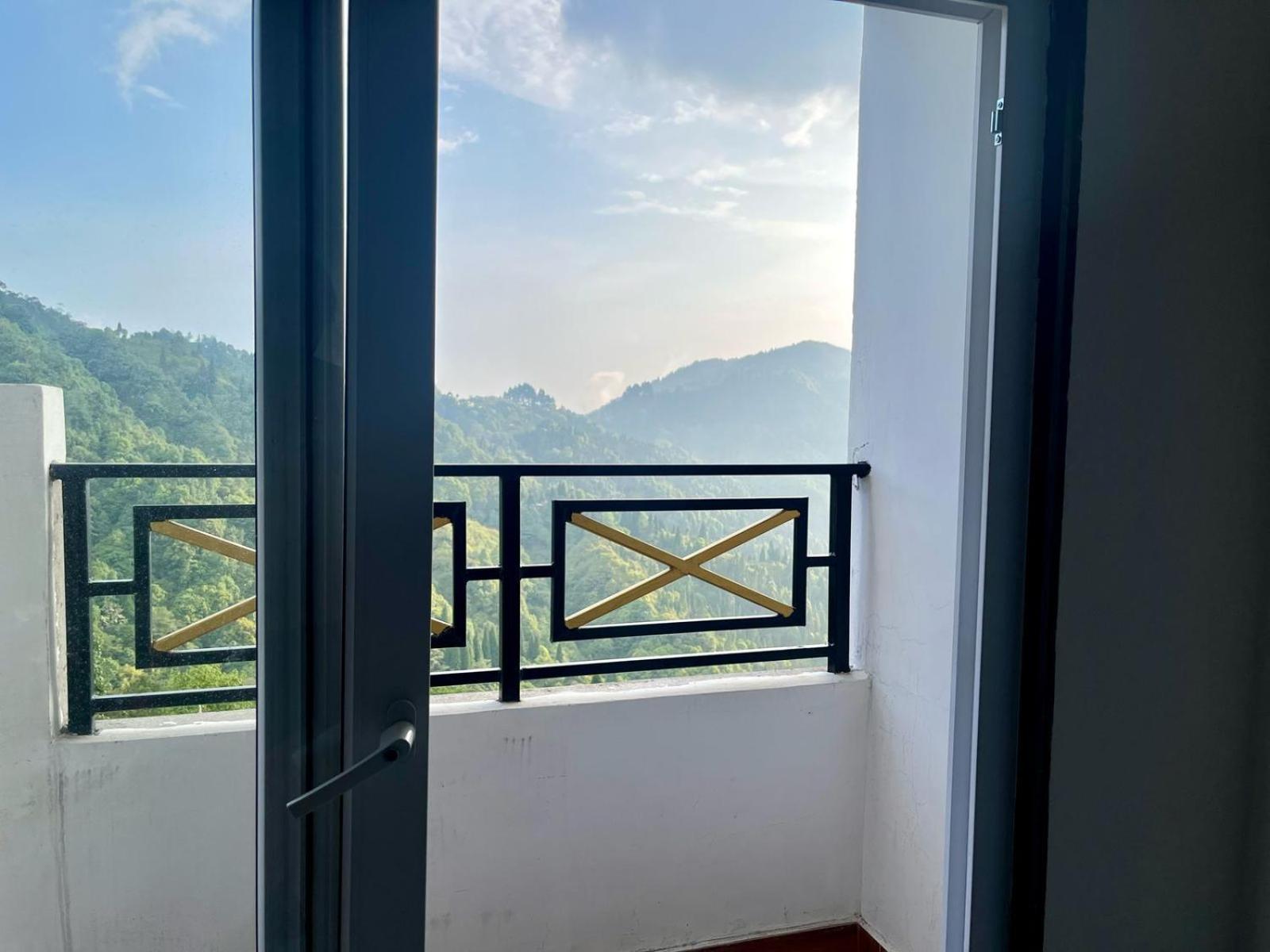 Apartment The Breeze 2 Bhk *