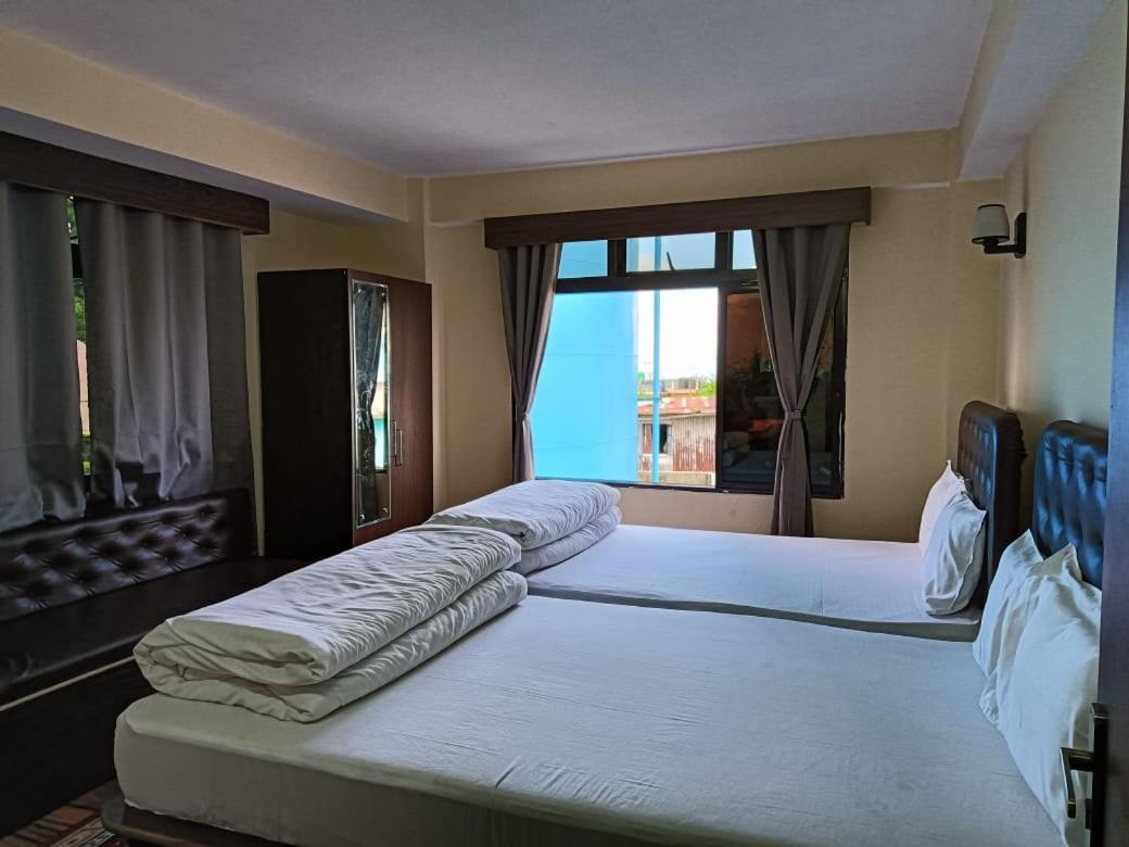 Kumud Residency 2*
