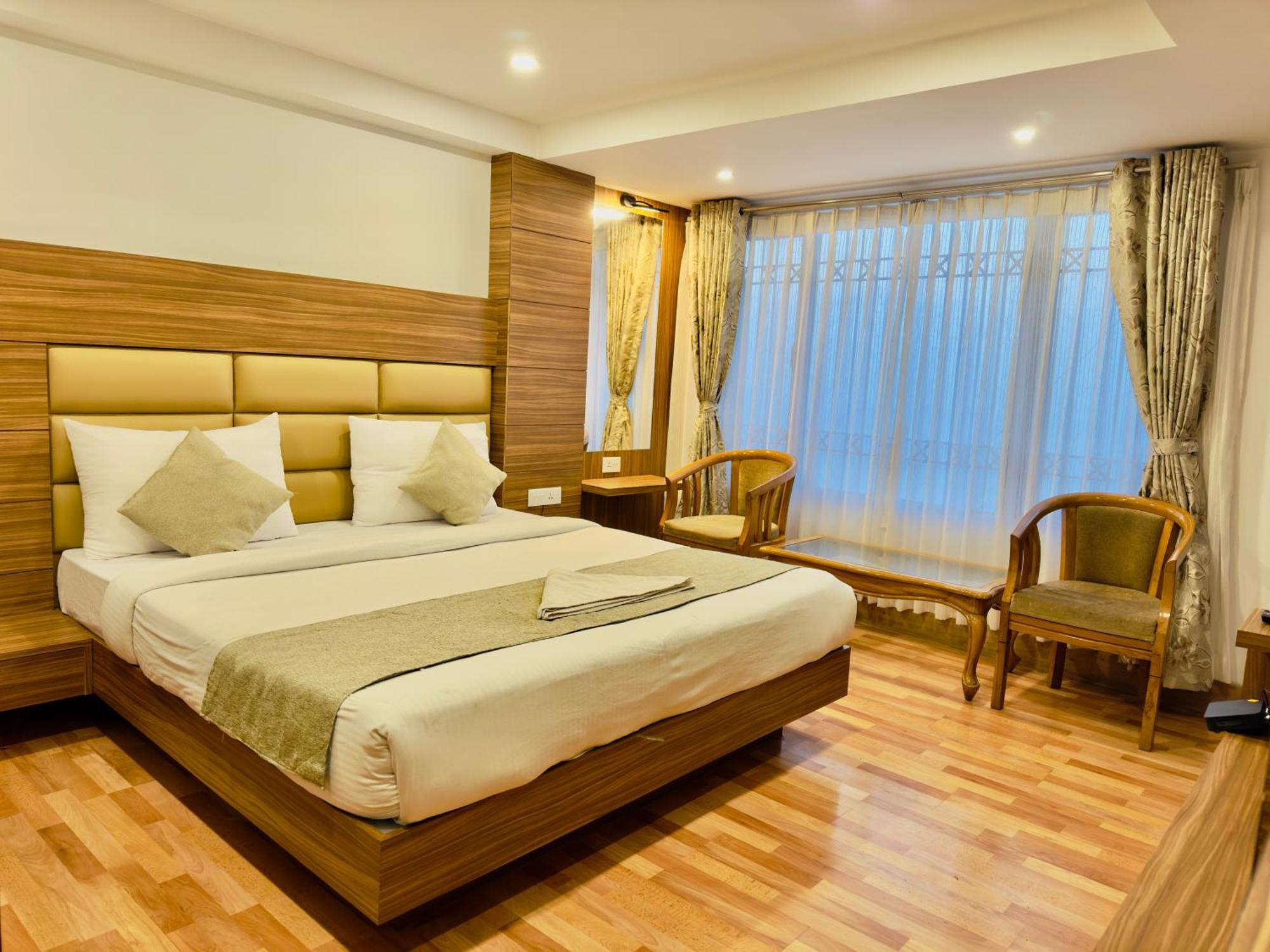 Hotel Bella Vista Darjeeling Near Drc Paid Paking Darjeeling (West Bengal)