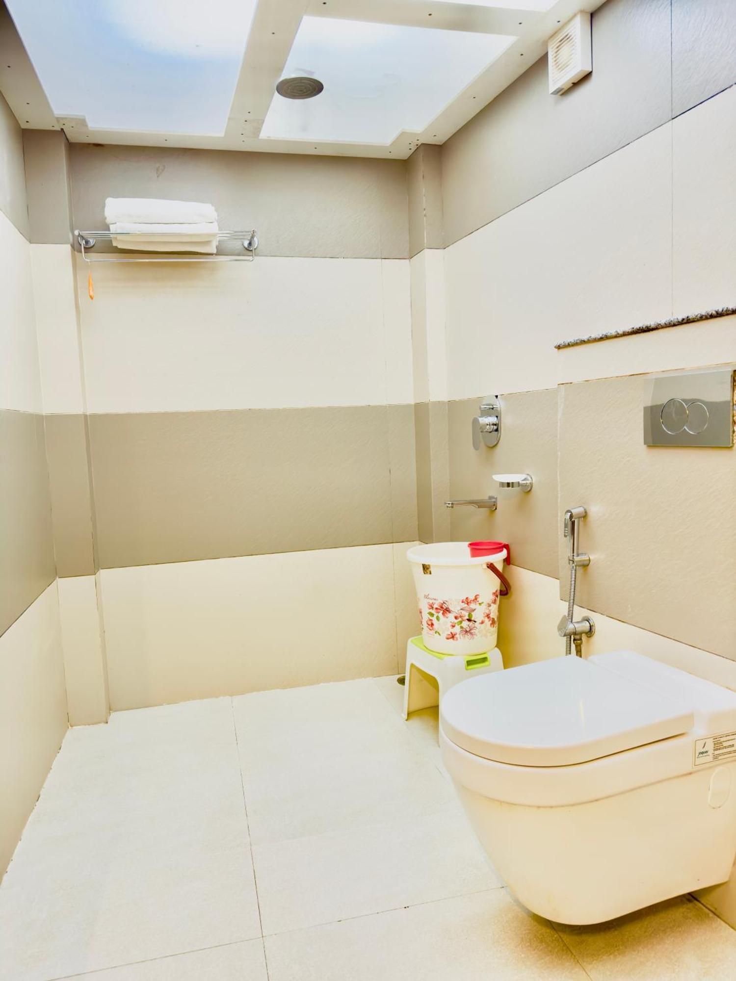 Hotel Bella Vista Darjeeling Near Drc Paid Paking 4*