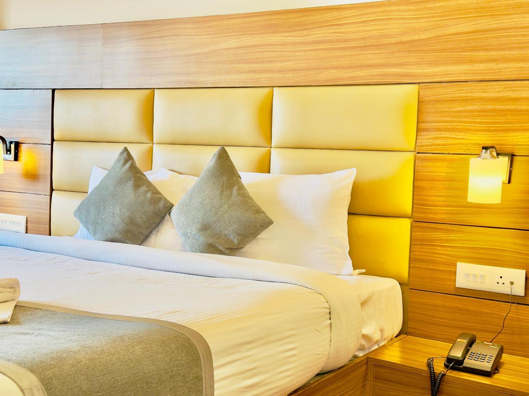 Bella Vista Darjeeling Near Drc Paid Paking Hotel