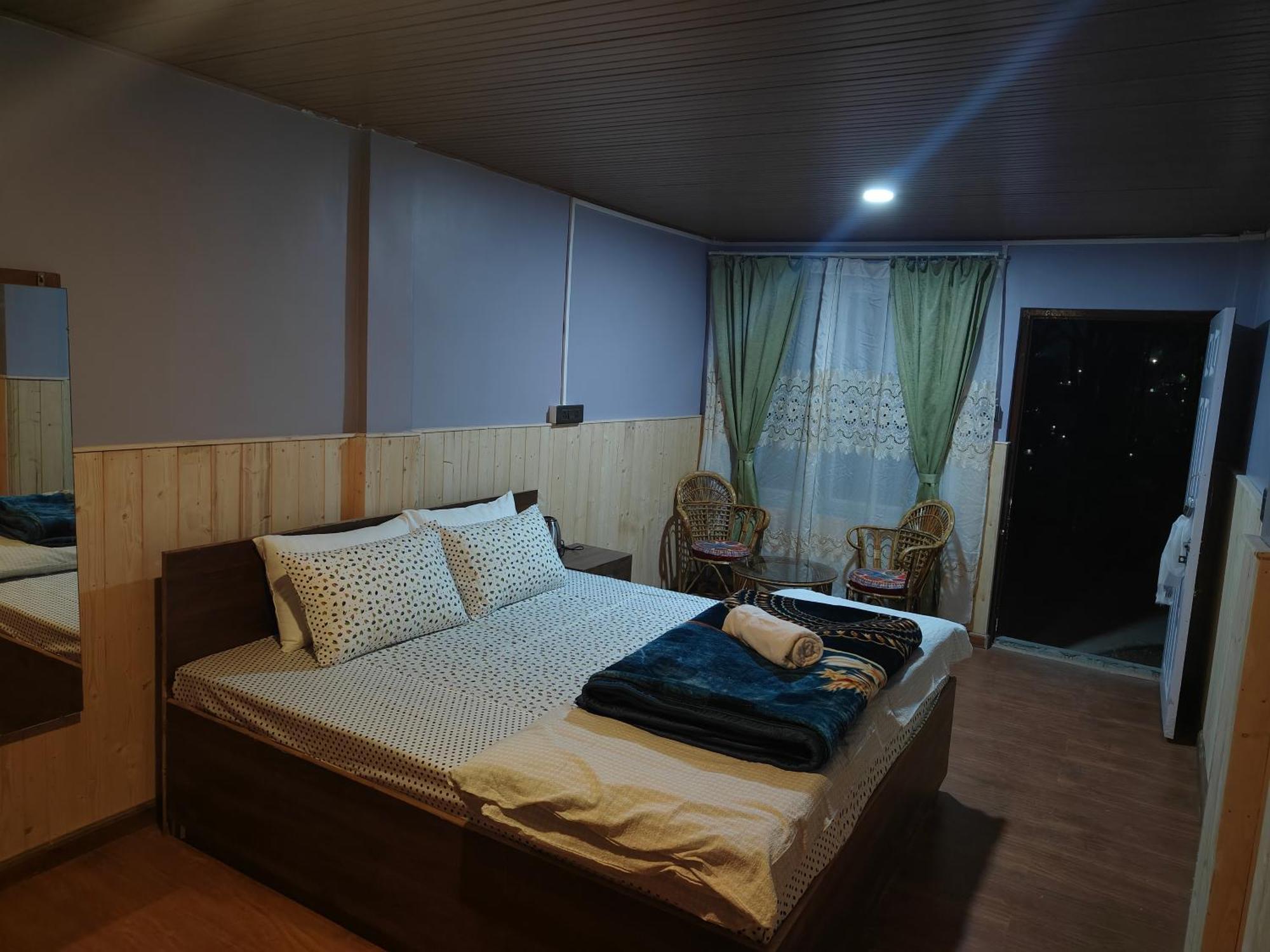 Homestay Karsa Retreat *