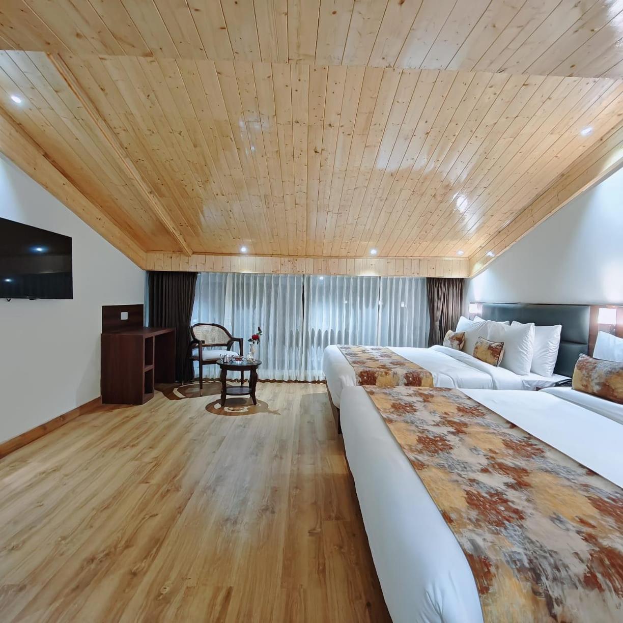 Sumitel Jb Park Hotel 3*