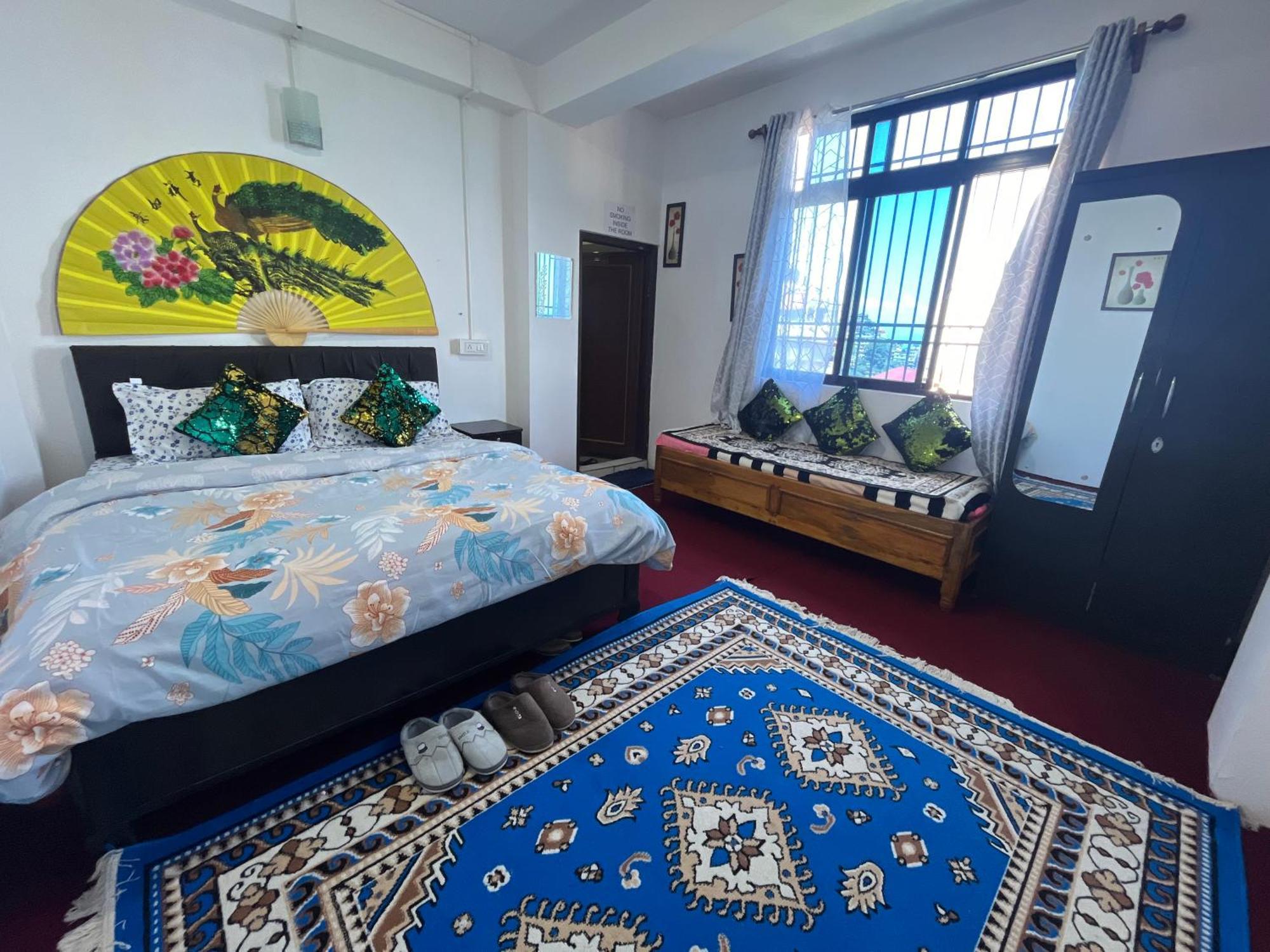 Shalom Homestay *