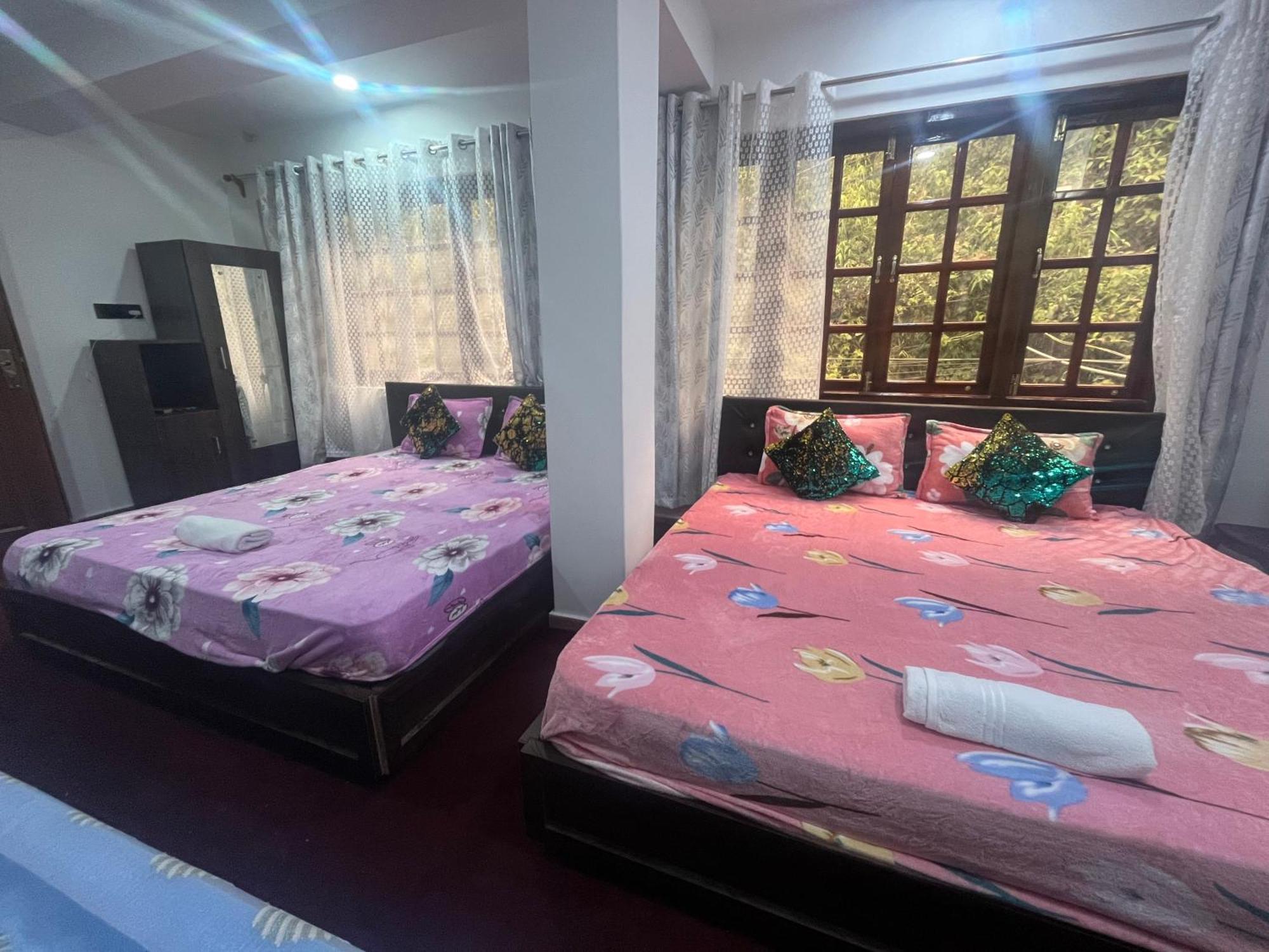 Homestay Shalom *