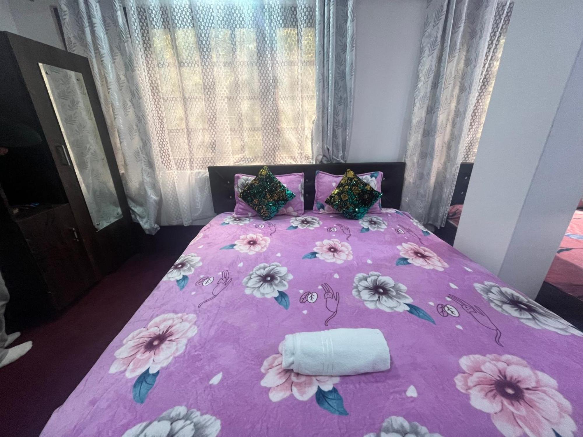 Shalom Homestay *