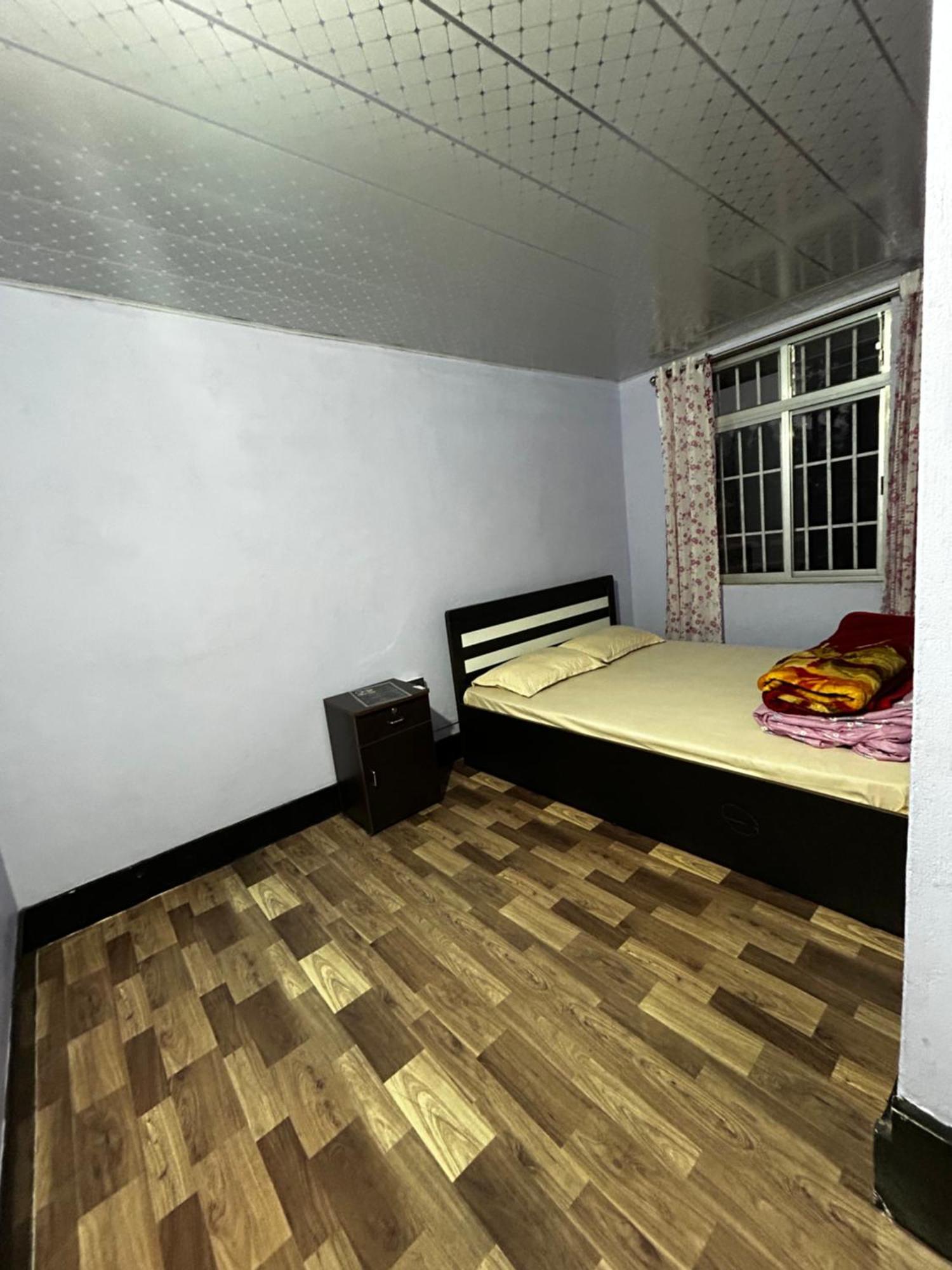 Sampang And Restaurant Homestay
