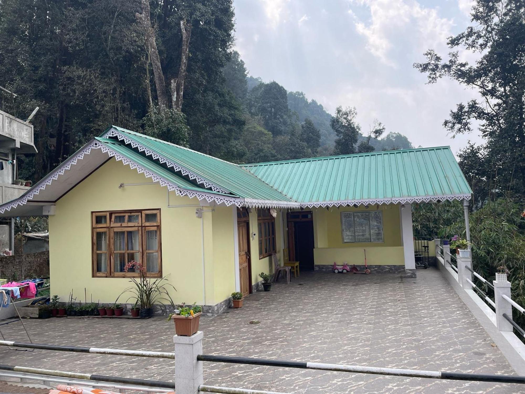 Nayuma Darjeeling (West Bengal)