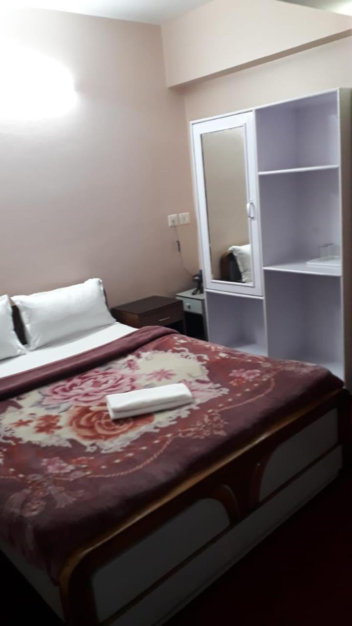 Red Rose Mountain Hotel *