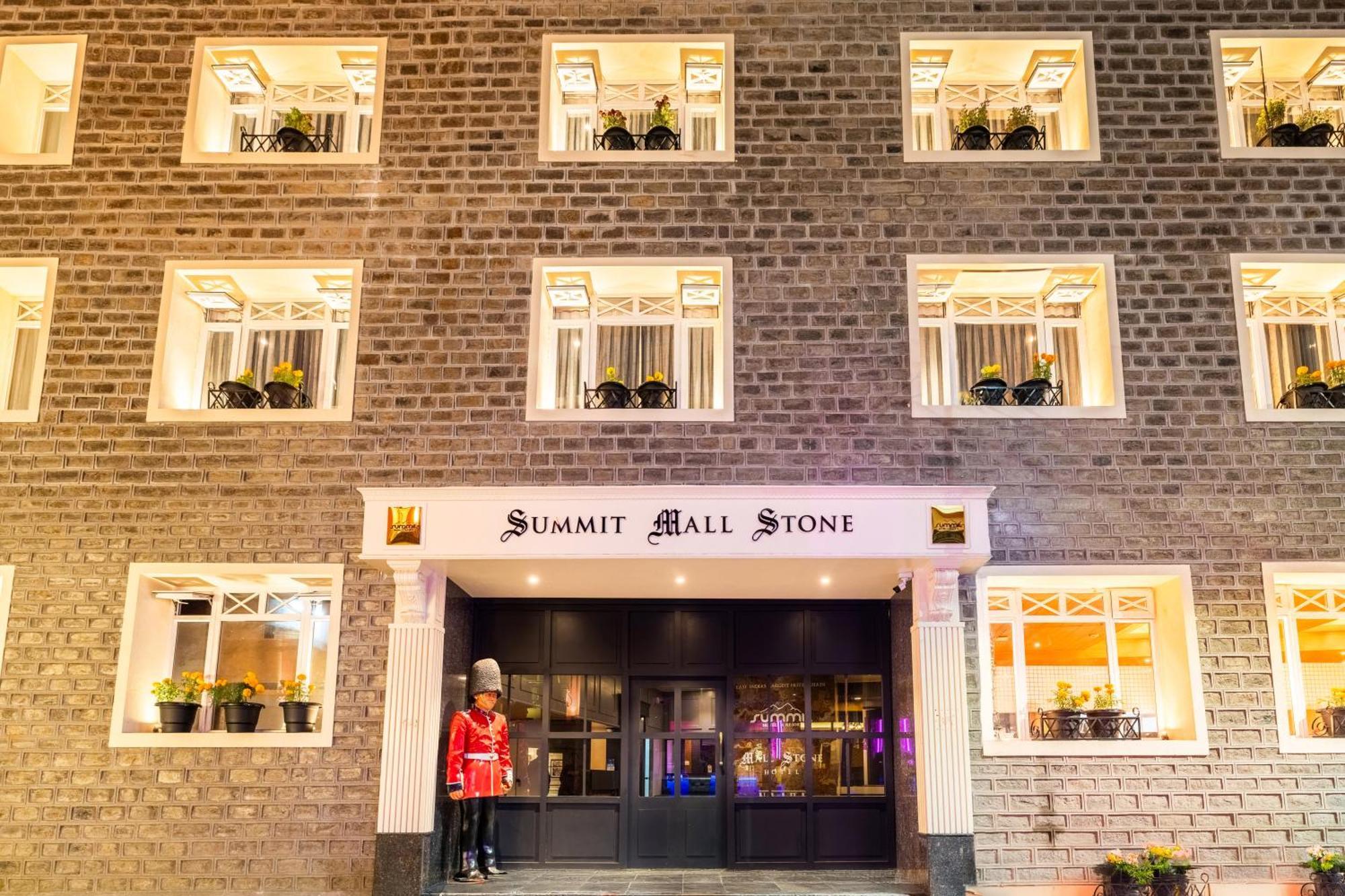 Hotel Summit Mall Stone Darjeeling (West Bengal)