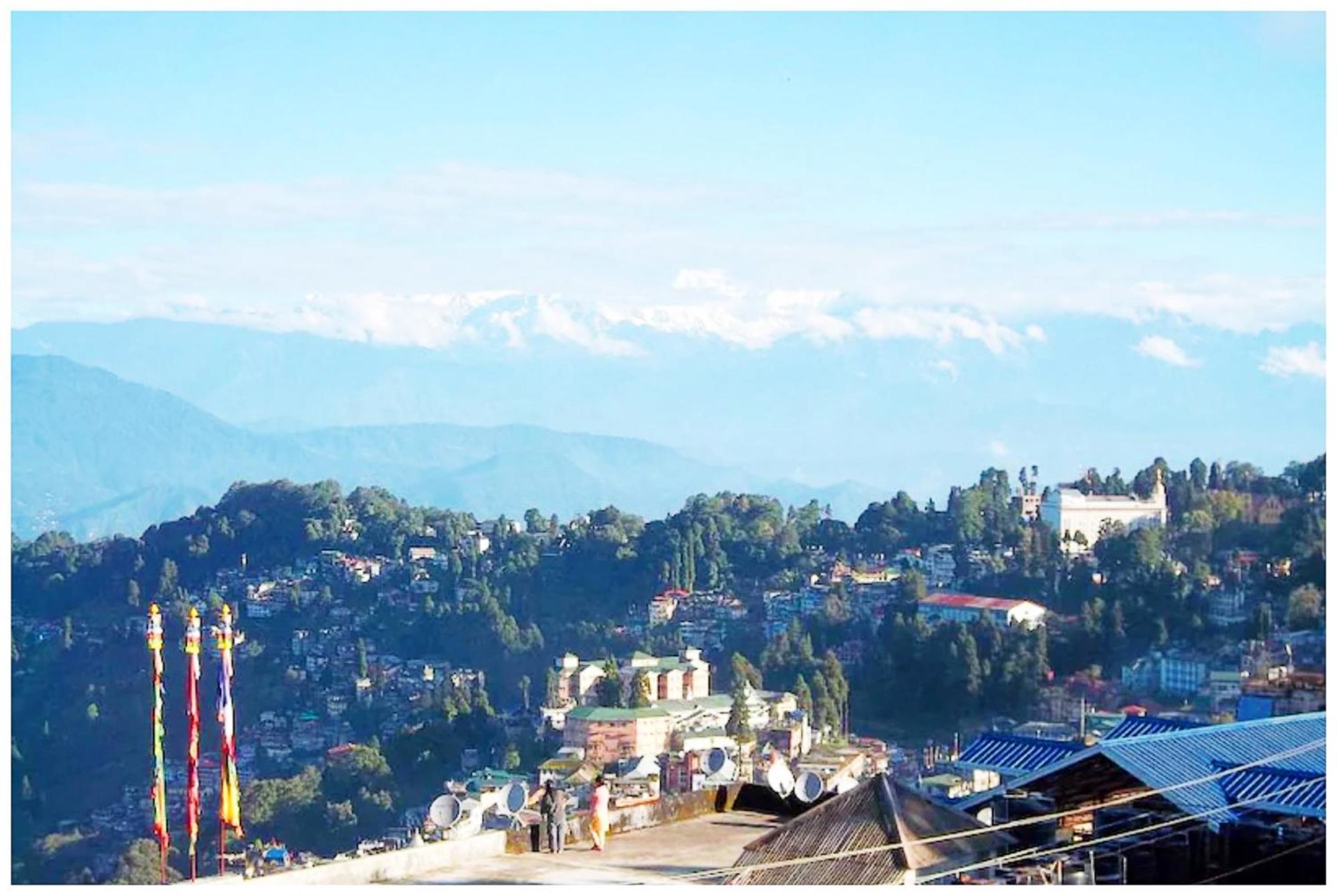 Grg Broadway Annecy Darjeeling Hotel