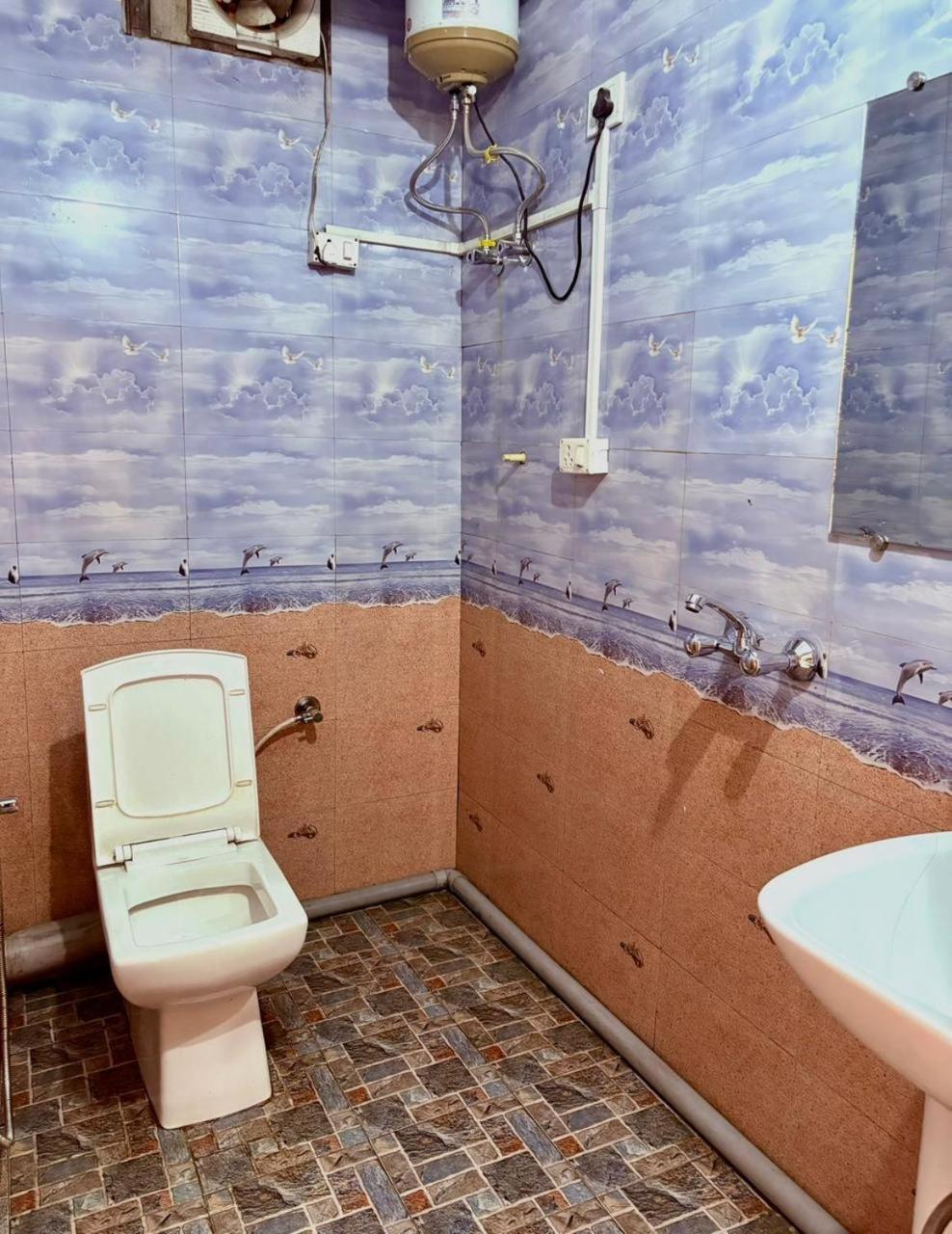 Monratino Himadrie -2 Mins Walk From Mall Road - Have Kanchenjunga Mountain View *