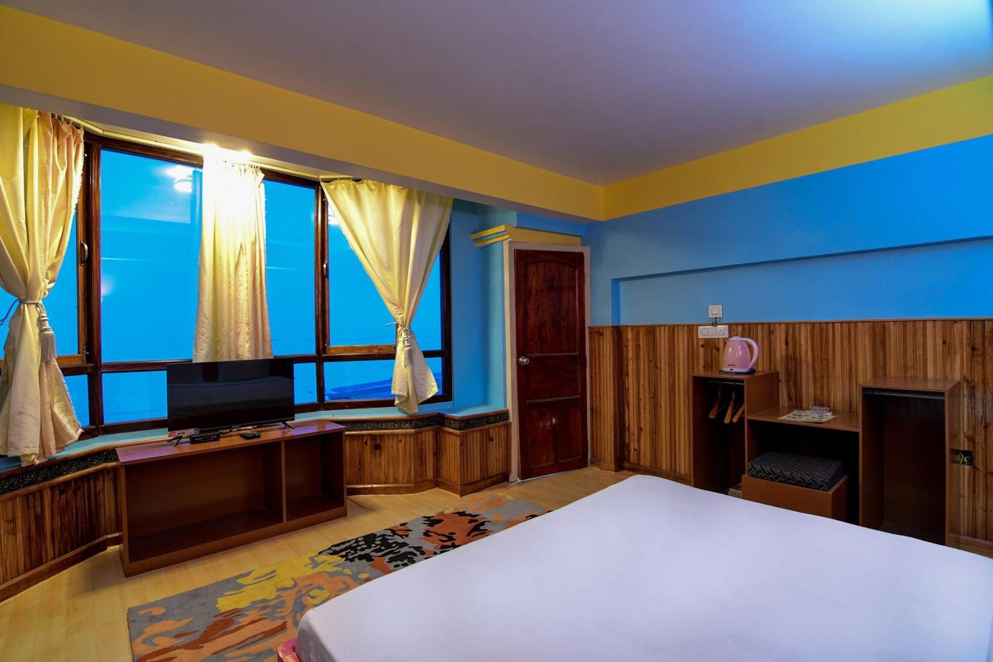 Apartment O Maruti Luxury *