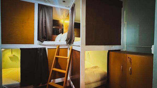 Hostel Pathfinder's Nest *