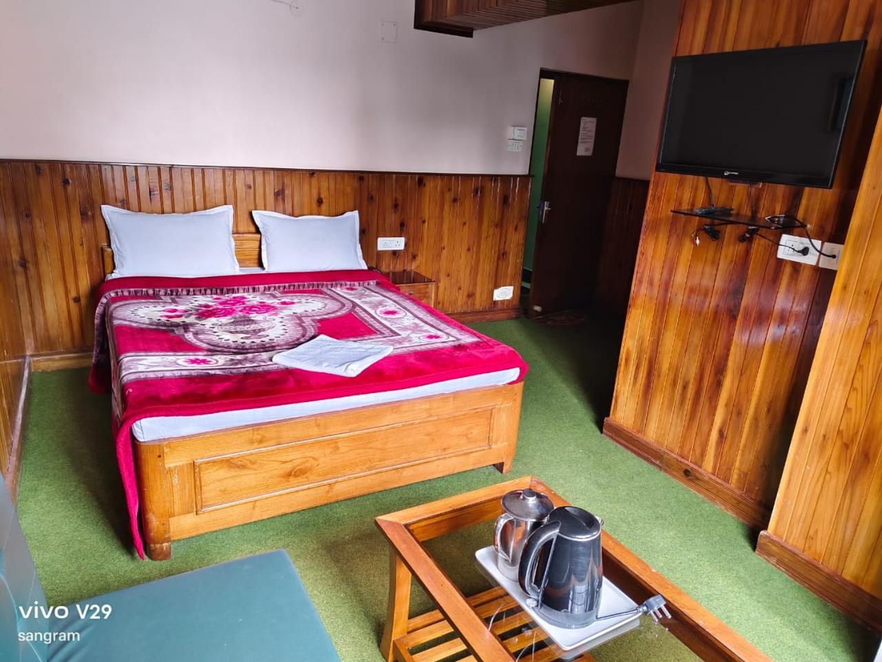 Red Rose Mountain Hotel Darjeeling (West Bengal)