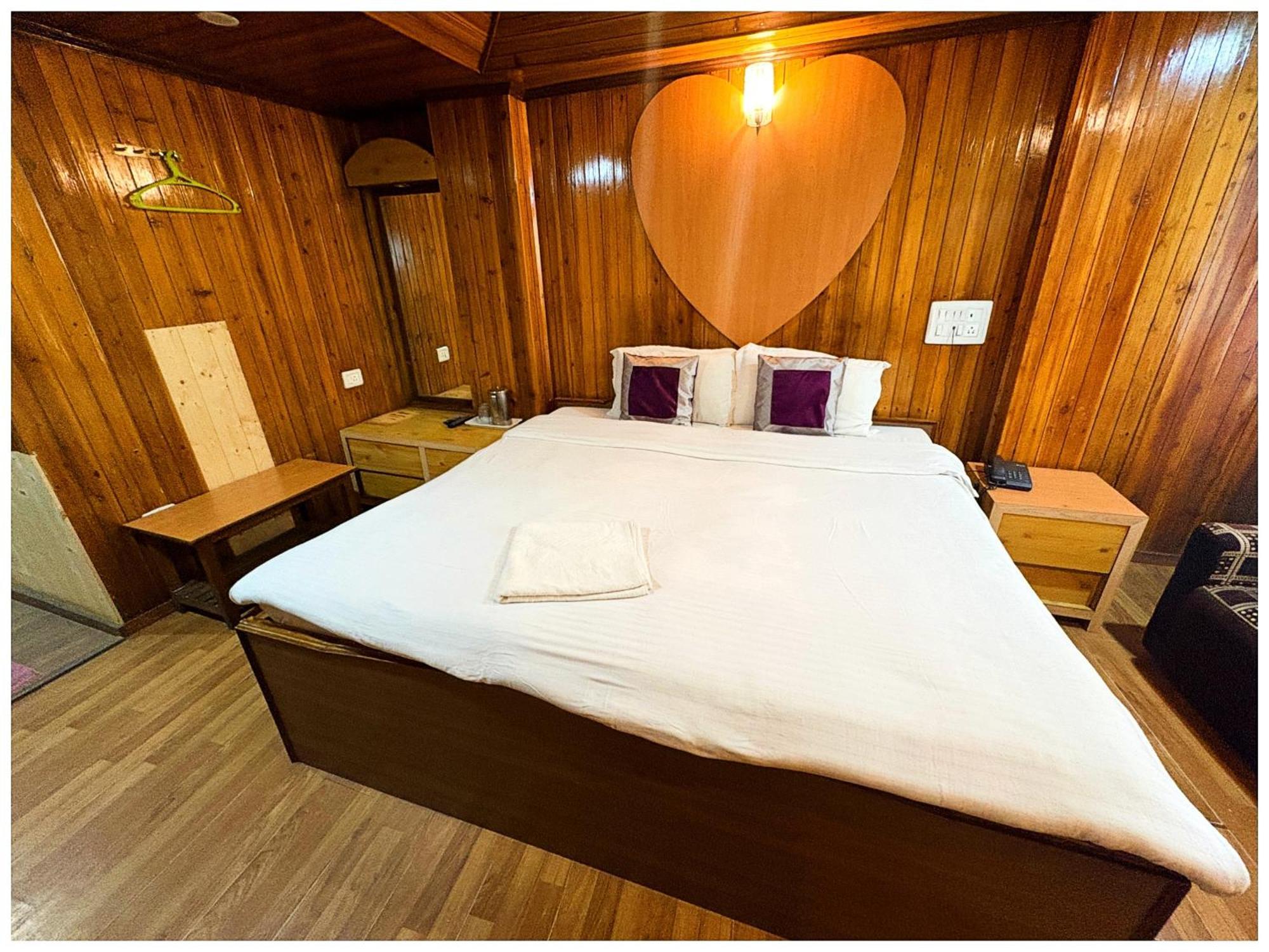 Hotel Grg Broadway Annecy Darjeeling 3*