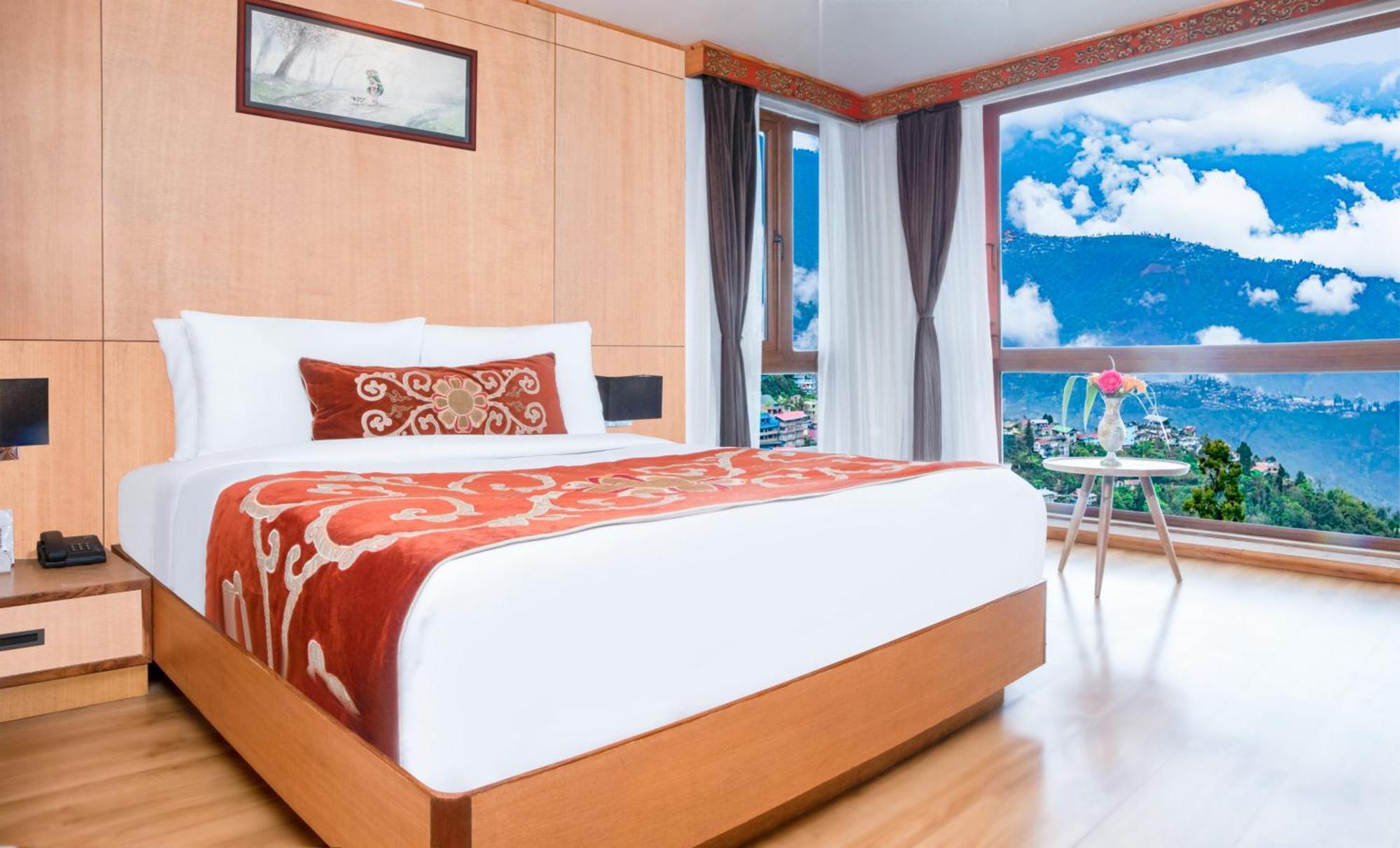 Resort Summit Swiss Heritage & 4*