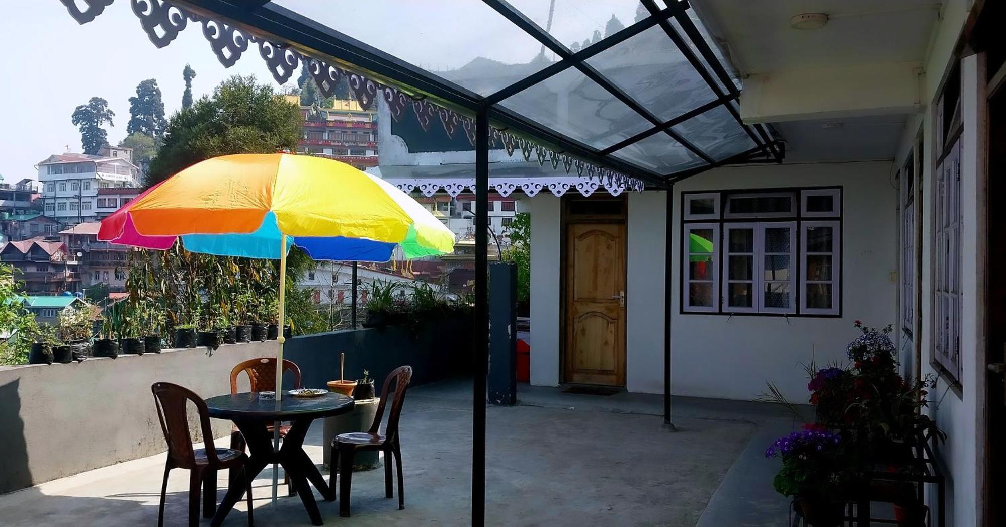 Sunakhari Darjeeling Homestay *