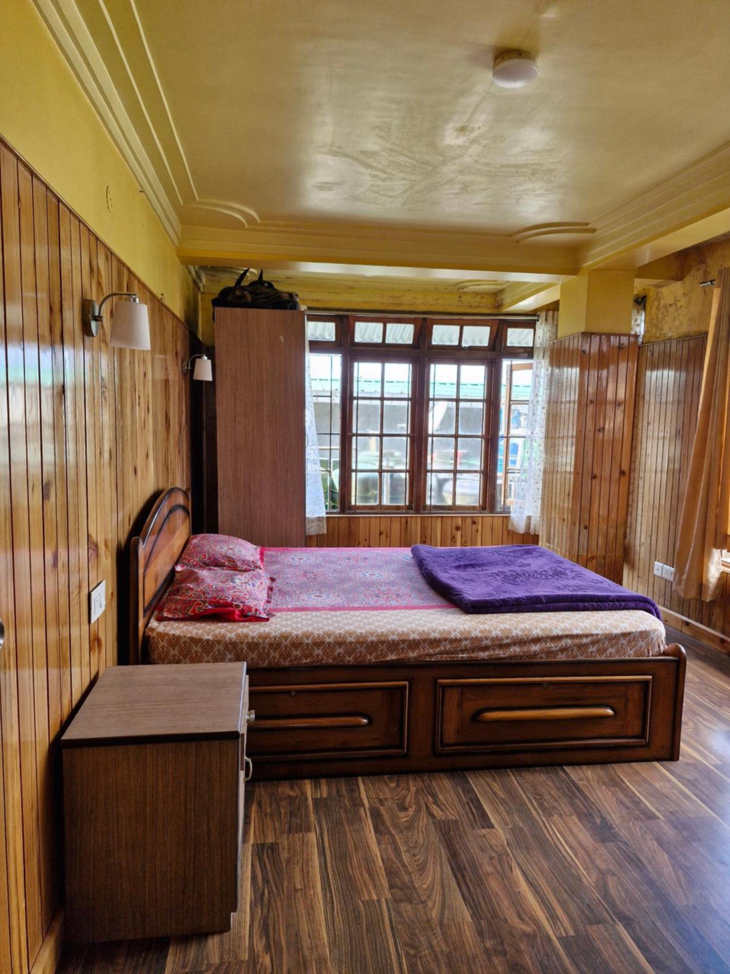 Himalayan Window Apartment