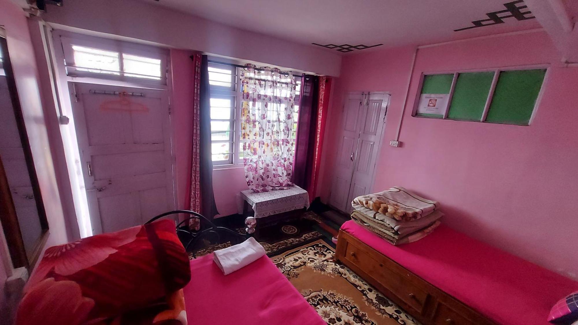 Viraj Kunj Homestay *