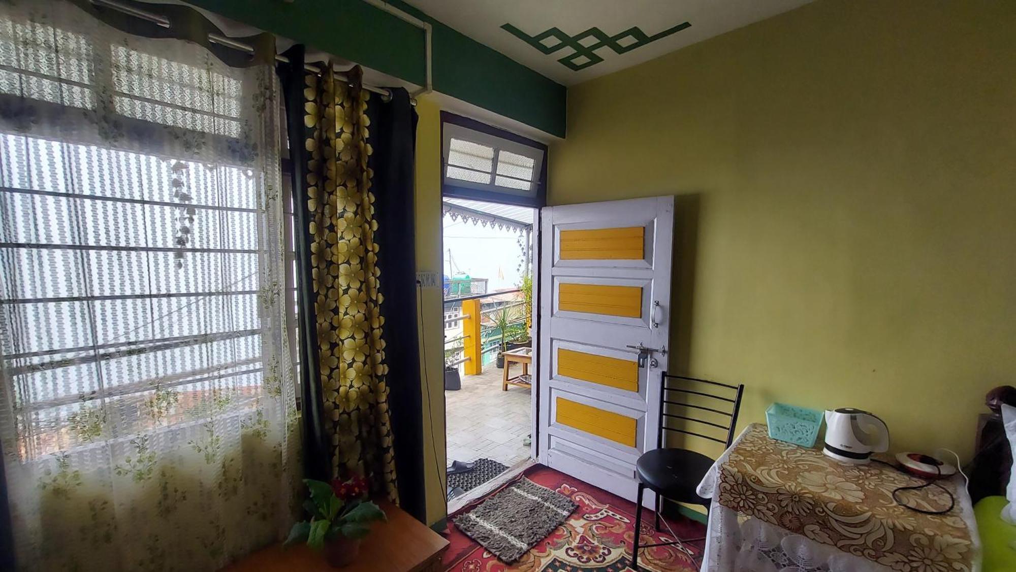 Homestay Viraj Kunj *