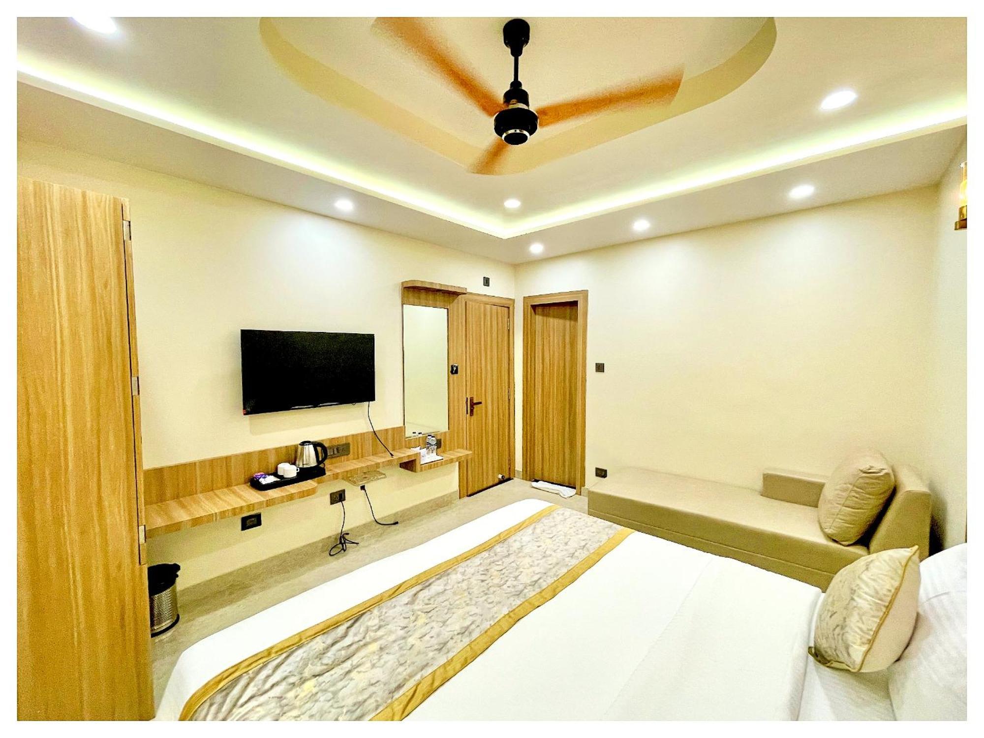 Hotel A Premium Any Core - Near Gurudwara Guru Nanak Darbar - In Darjeeling
