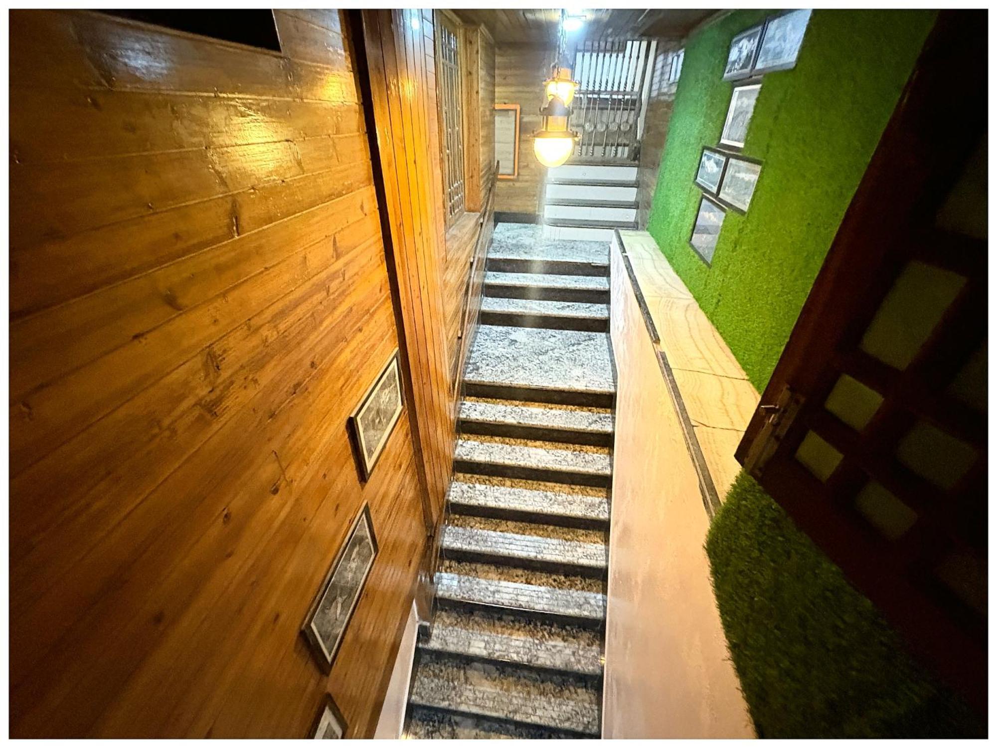 Hotel Broadway Annecy Darjeeling - Near Mall Road With Luxury & Spacious - Book Now 4*