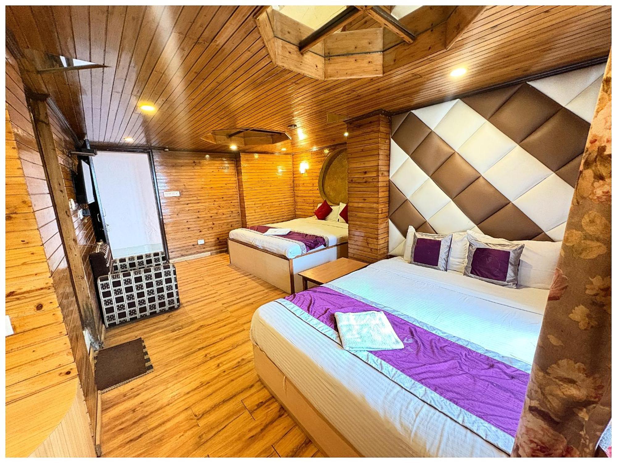 Hotel Broadway Annecy Darjeeling - Near Mall Road With Luxury & Spacious - Book Now Darjeeling (West Bengal)