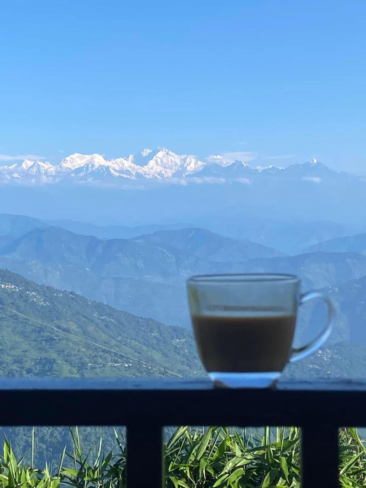 Ridges And Beyond * Darjeeling (West Bengal)
