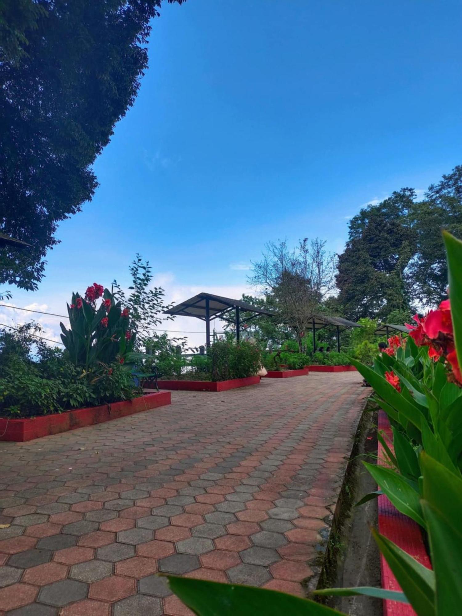 Lemon Tree Prime Location Apartment Darjeeling (West Bengal)