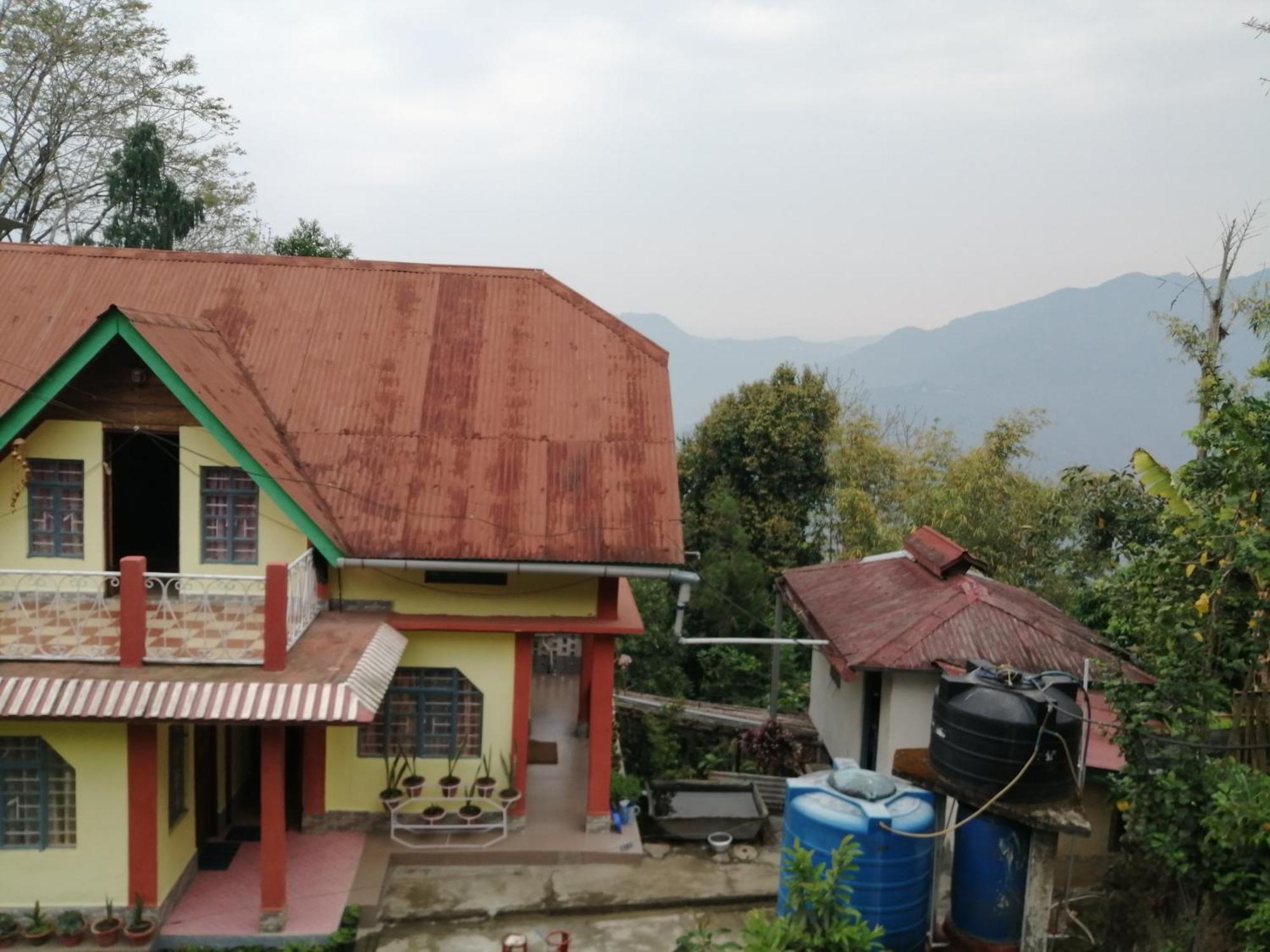 Deepahomestay Gairi Gown *