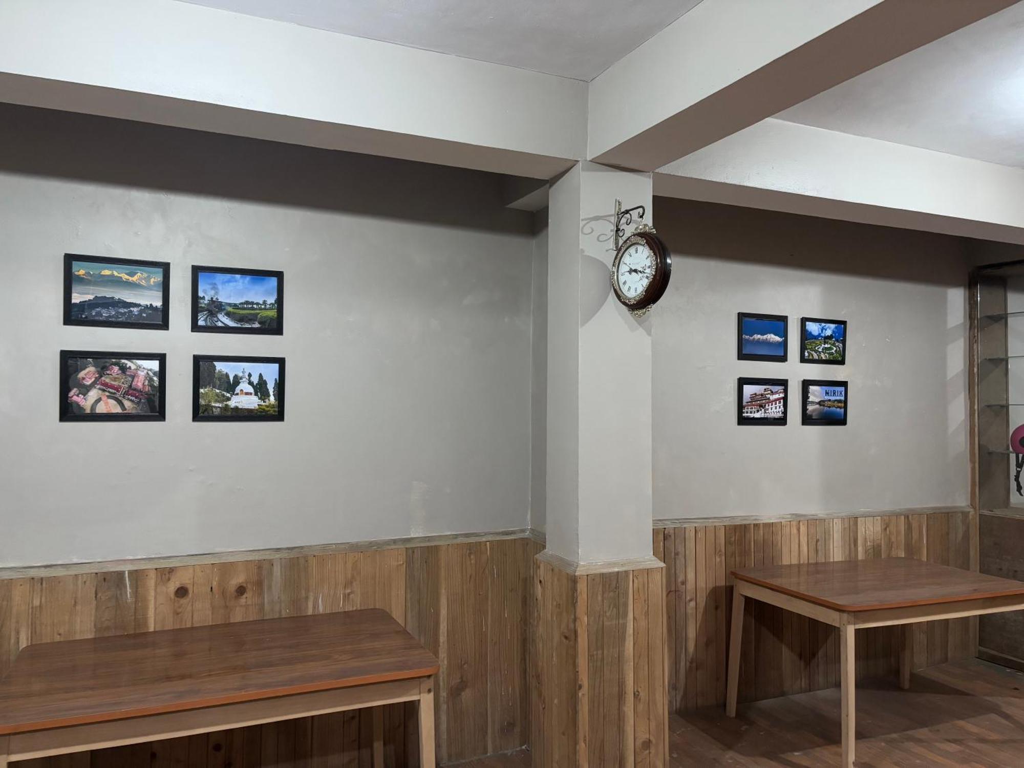 Snug Homestay *