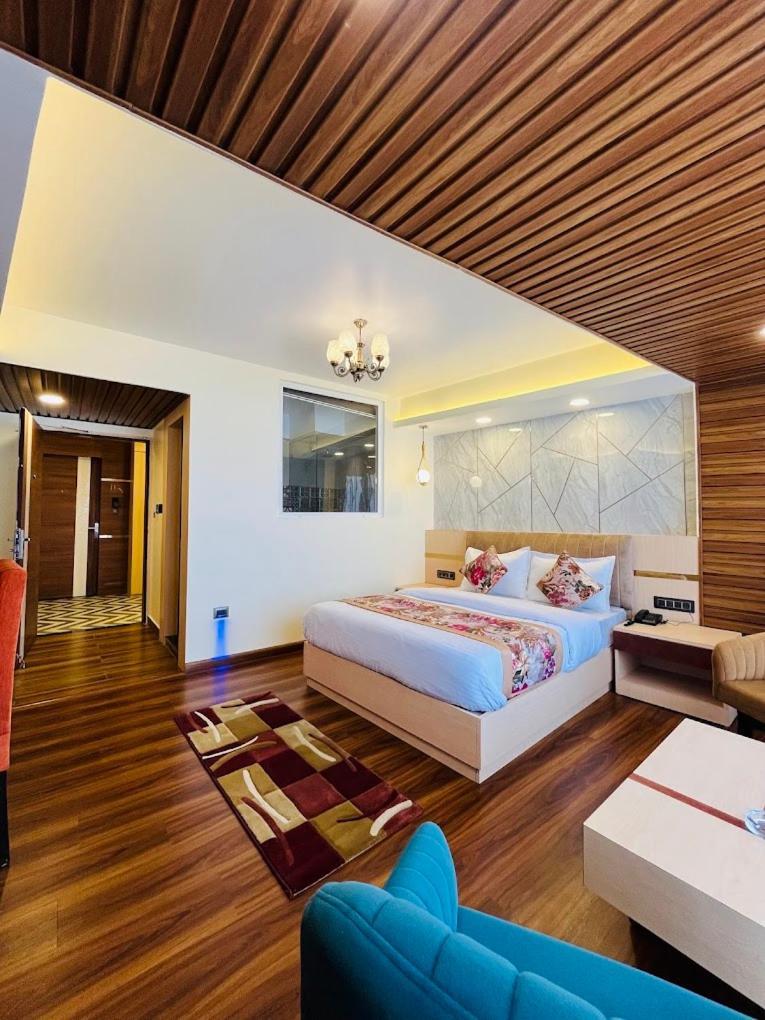 Hotel Broadway Boutique Mall Road Darjeeling - A Premium Luxury With Valley View 4*