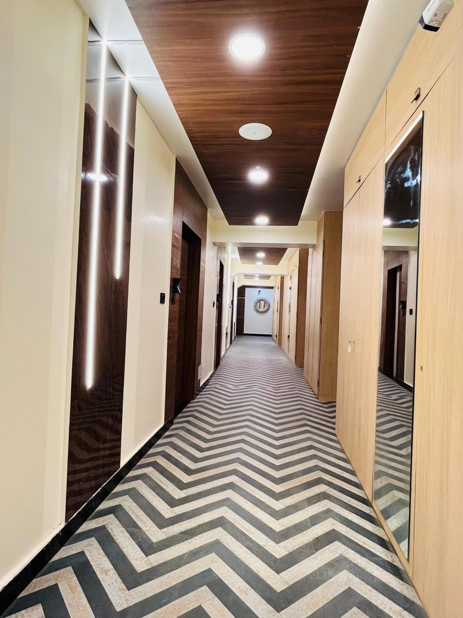 Broadway Boutique Mall Road Darjeeling - A Premium Luxury With Valley View Darjeeling (West Bengal)