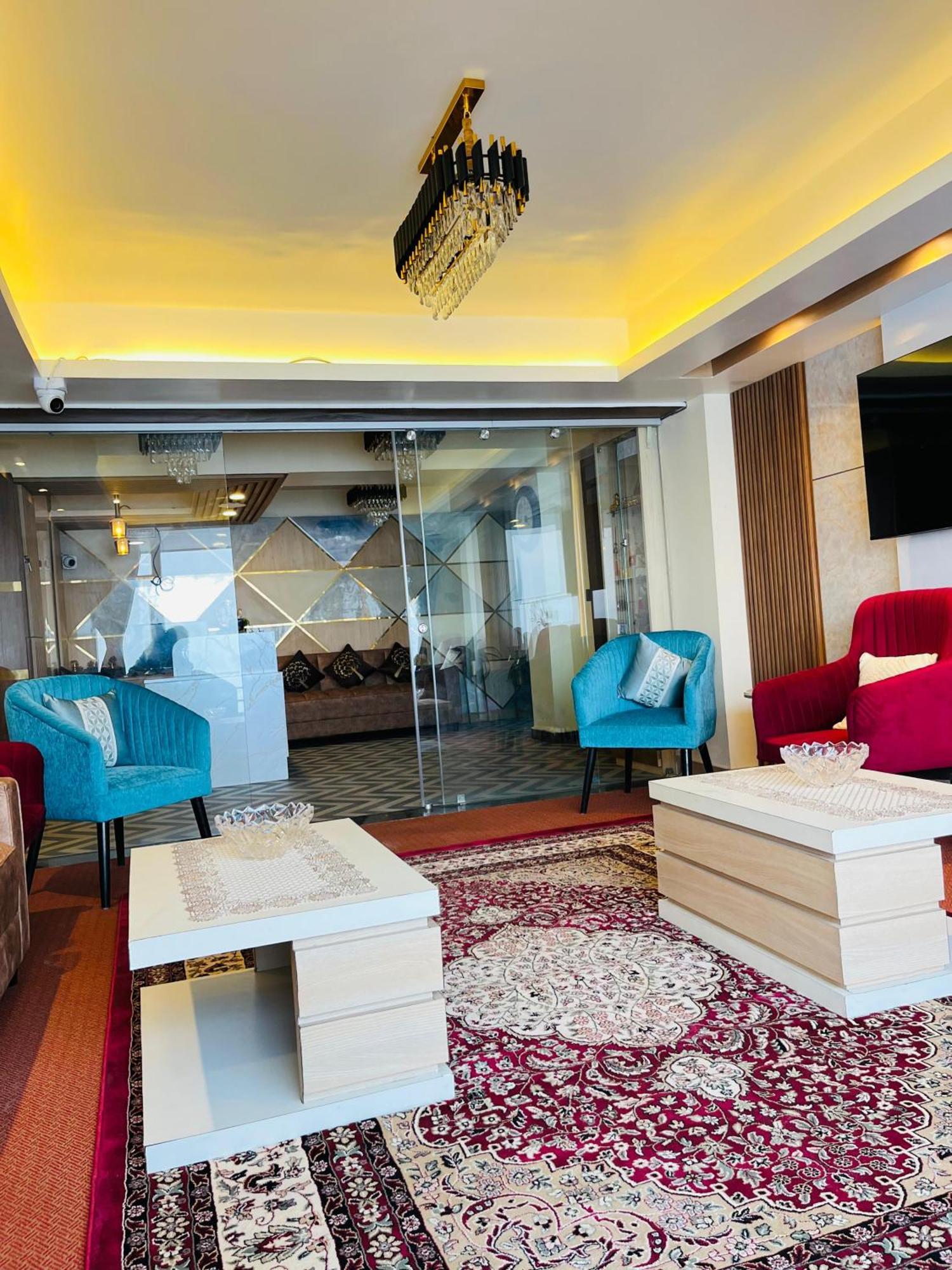 Broadway Boutique Mall Road Darjeeling - A Premium Luxury With Valley View Hotel Darjeeling (West Bengal)