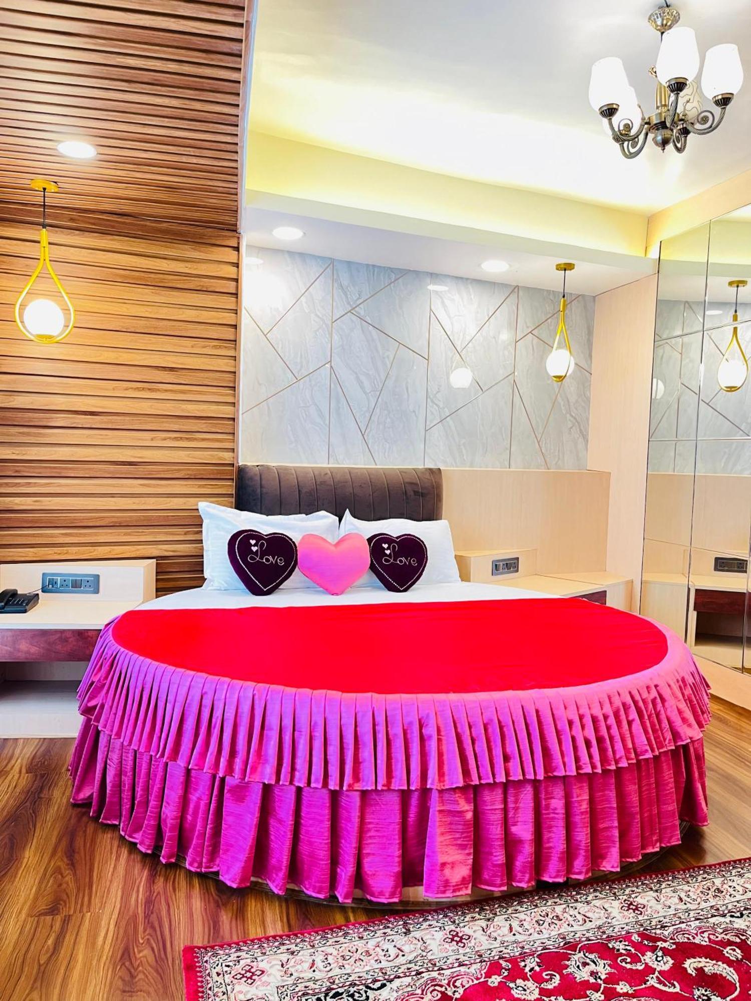 Broadway Boutique Mall Road Darjeeling - A Premium Luxury With Valley View Hotel 4*