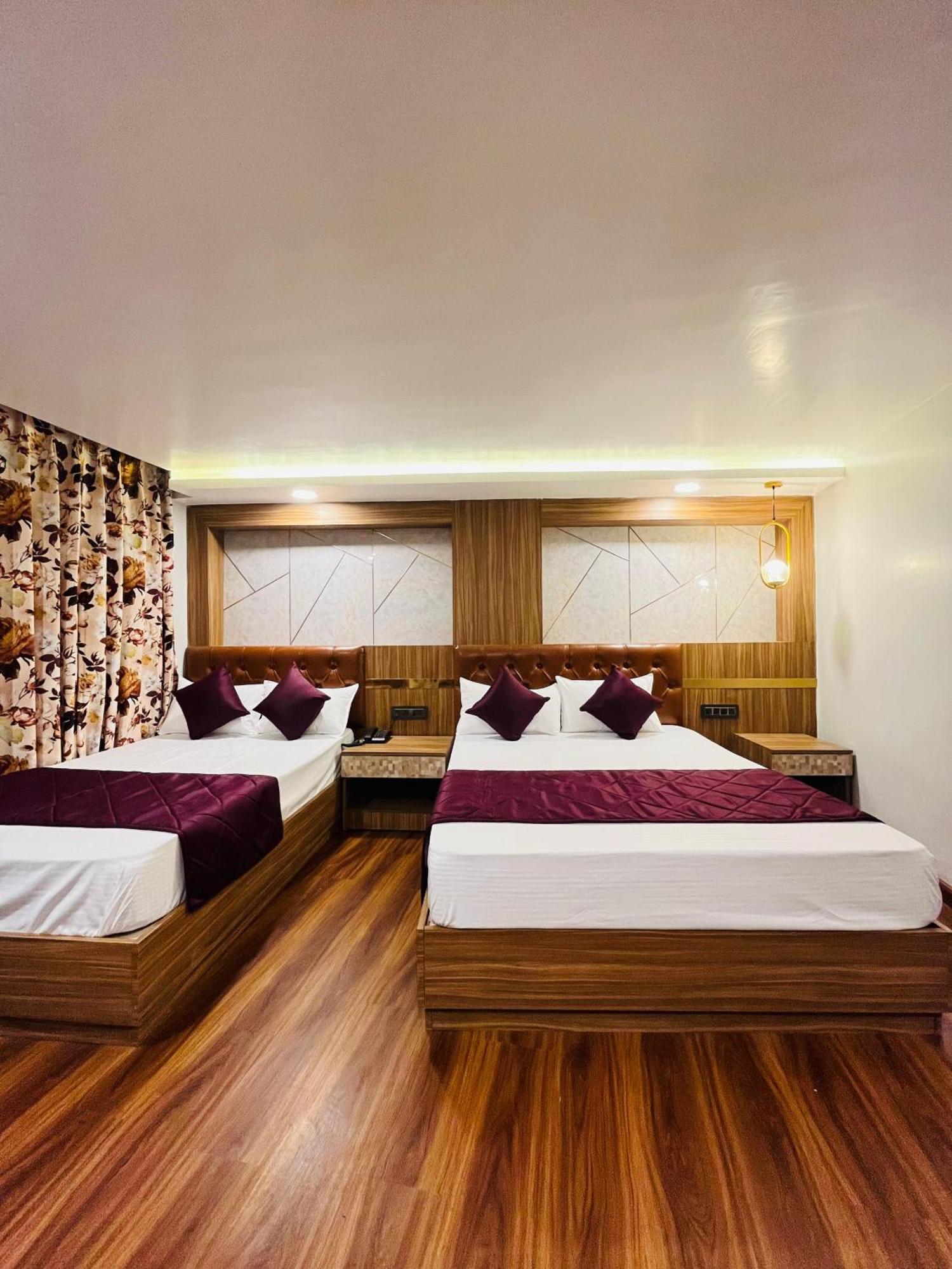 Broadway Boutique Mall Road Darjeeling - A Premium Luxury With Valley View Hotel 4*