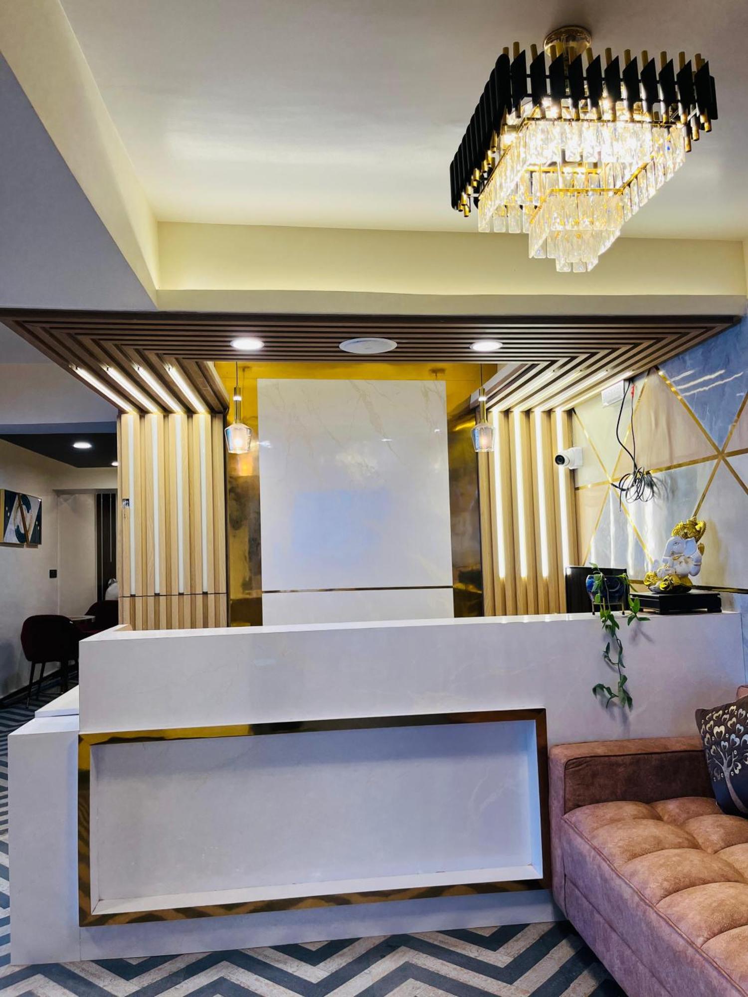Broadway Boutique Mall Road Darjeeling - A Premium Luxury With Valley View Darjeeling (West Bengal)
