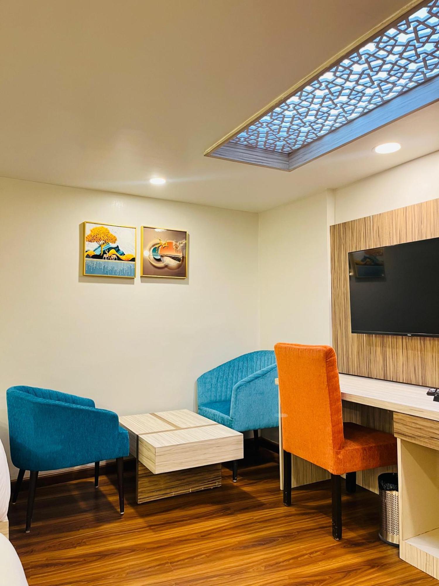 Broadway Boutique Mall Road Darjeeling - A Premium Luxury With Valley View 4* Darjeeling (West Bengal)