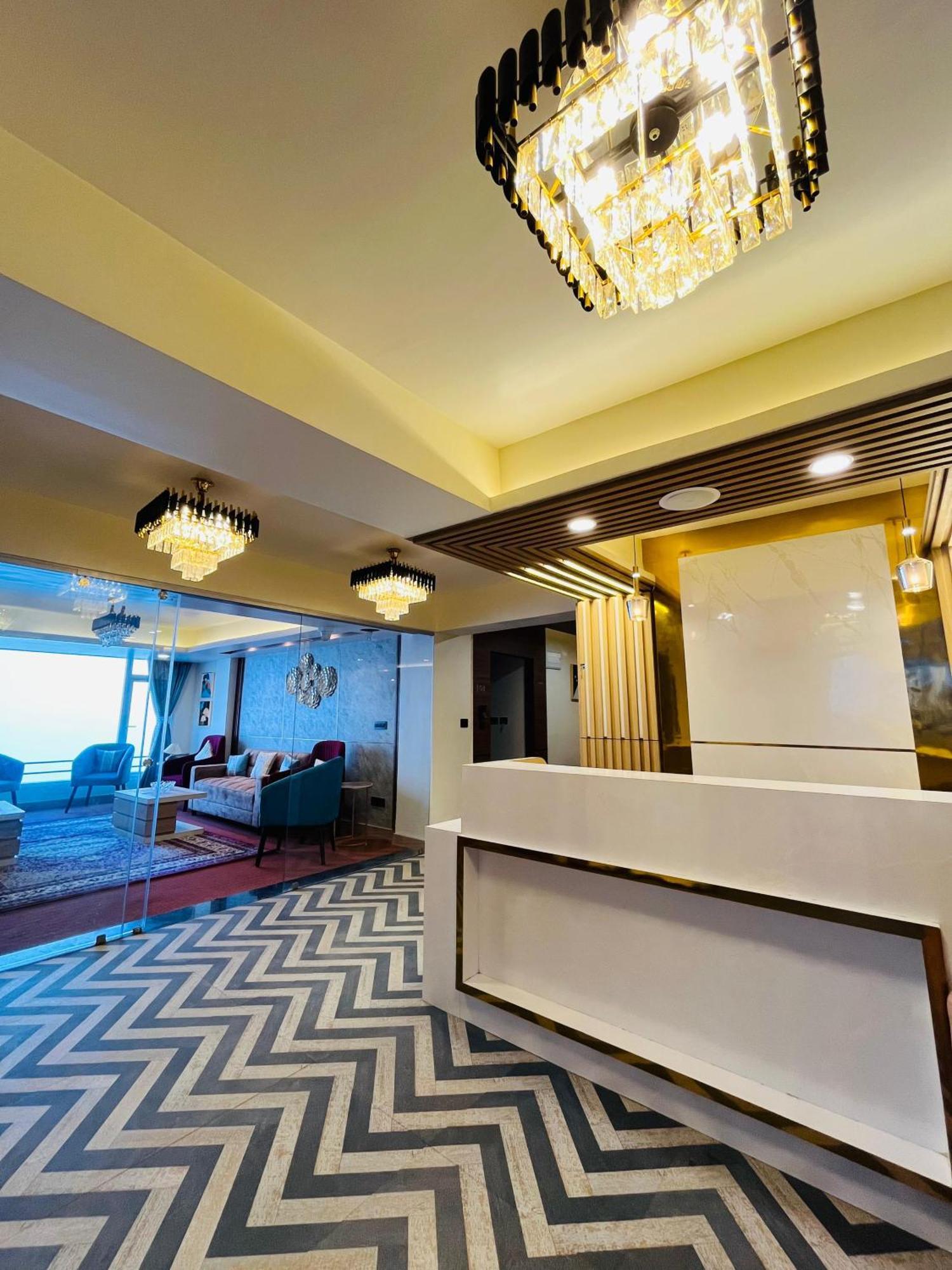 Broadway Boutique Mall Road Darjeeling - A Premium Luxury With Valley View