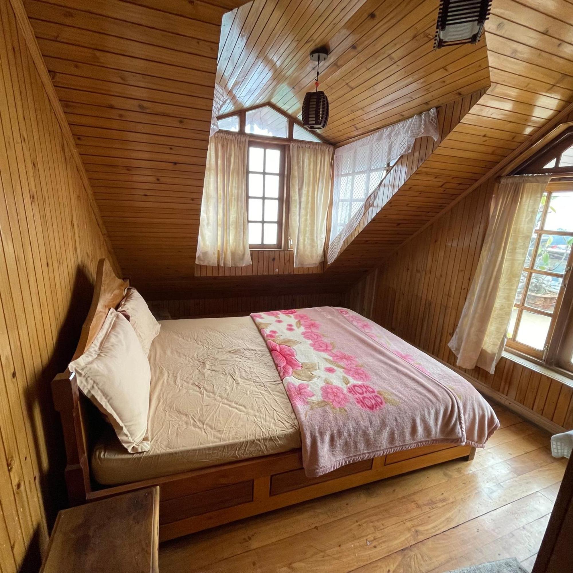 Ngawang Homestay *