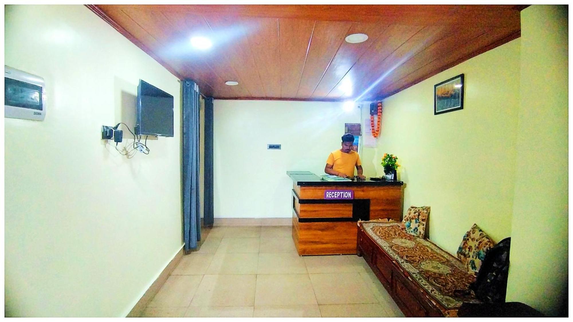 Hotel Premium Pitstop Near Railway Station In Darjeeling Darjeeling (West Bengal)